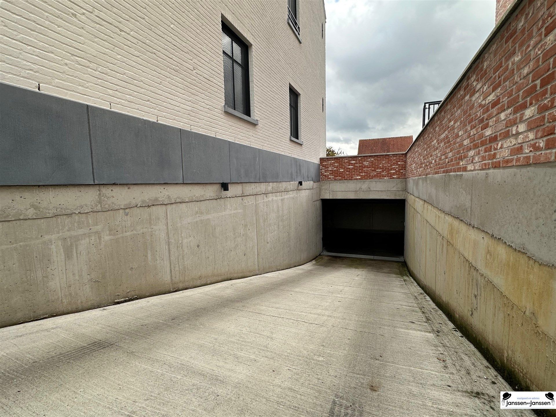 Brede ondergrondse autostaanplaats nr.10 te Gooreind-Wuustwezel foto 6