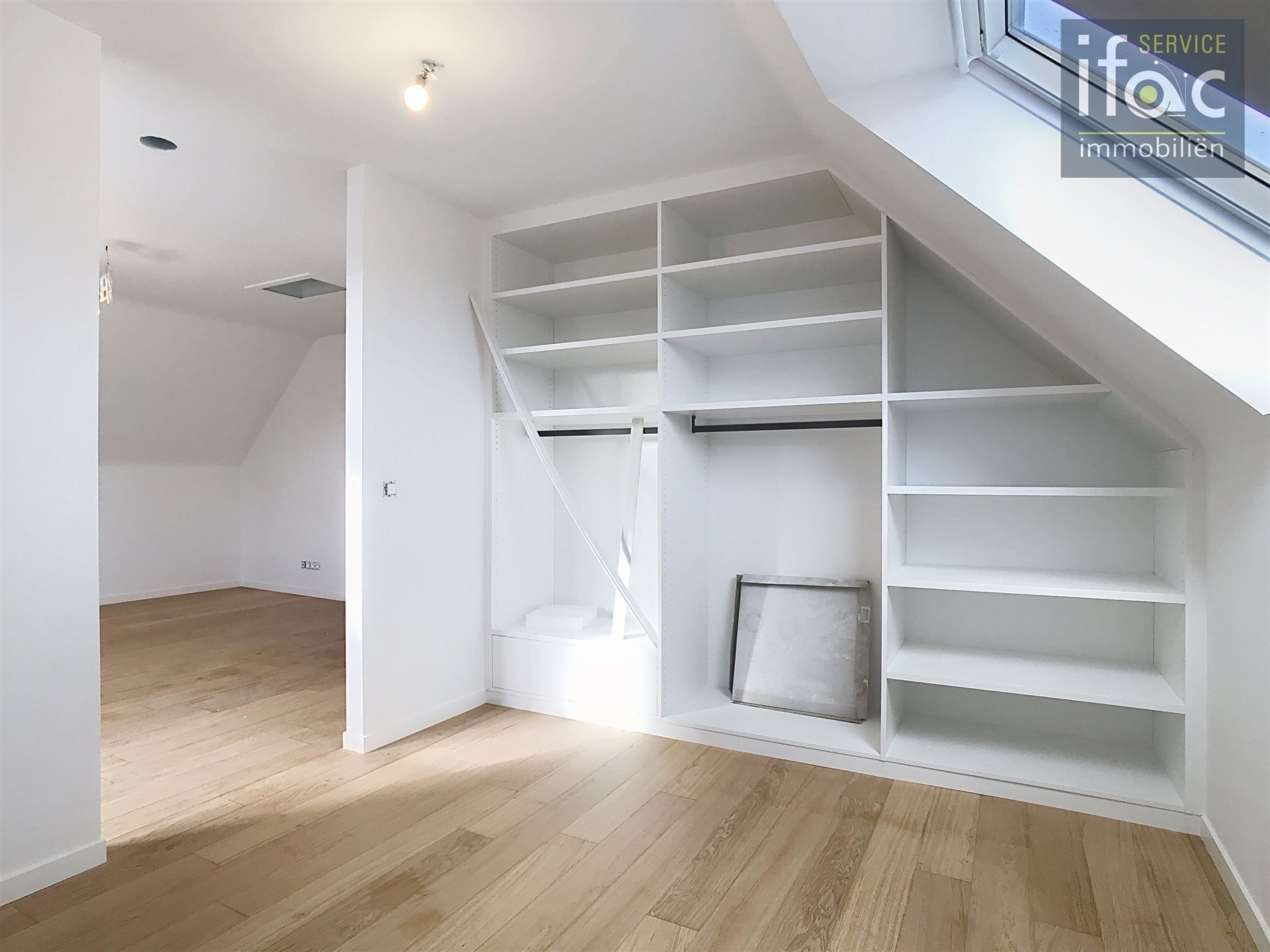 Nieuwbouwwoning met 4 slaapkamers, 2 badkamers en tuin. foto 23