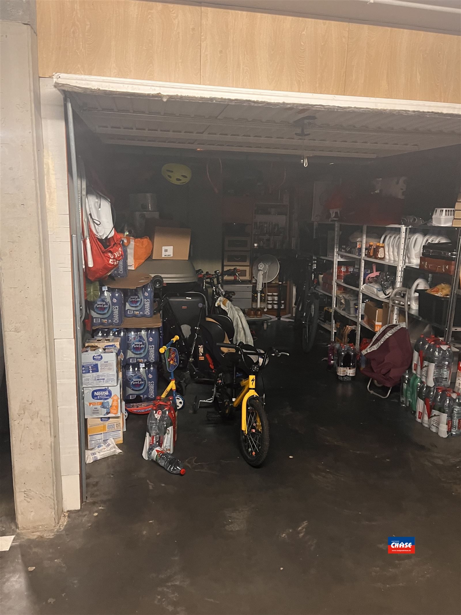 Garagebox foto {{pictureIndex}}