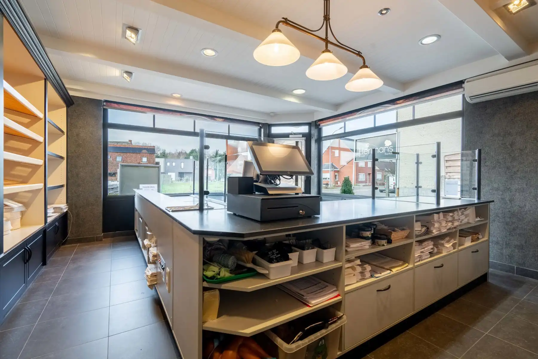 Huis met commercieel pand te koop in Grootlo! foto 18