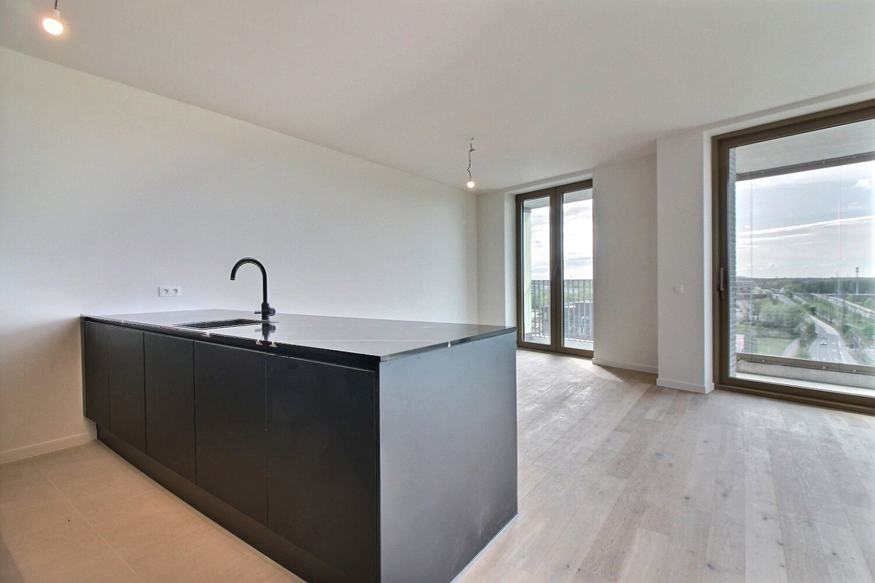 Ruim 2-kamerappartement met panoramisch zicht op toplocatie foto 5