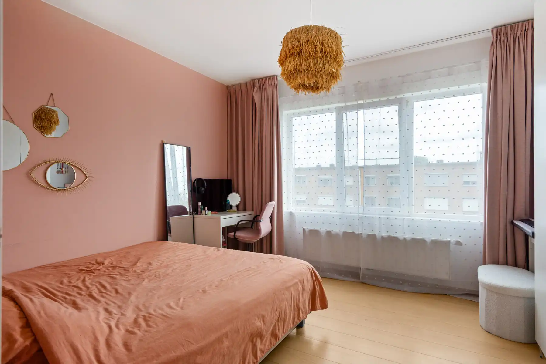 Atypisch ruim appartement met drie slaapkamers foto 18