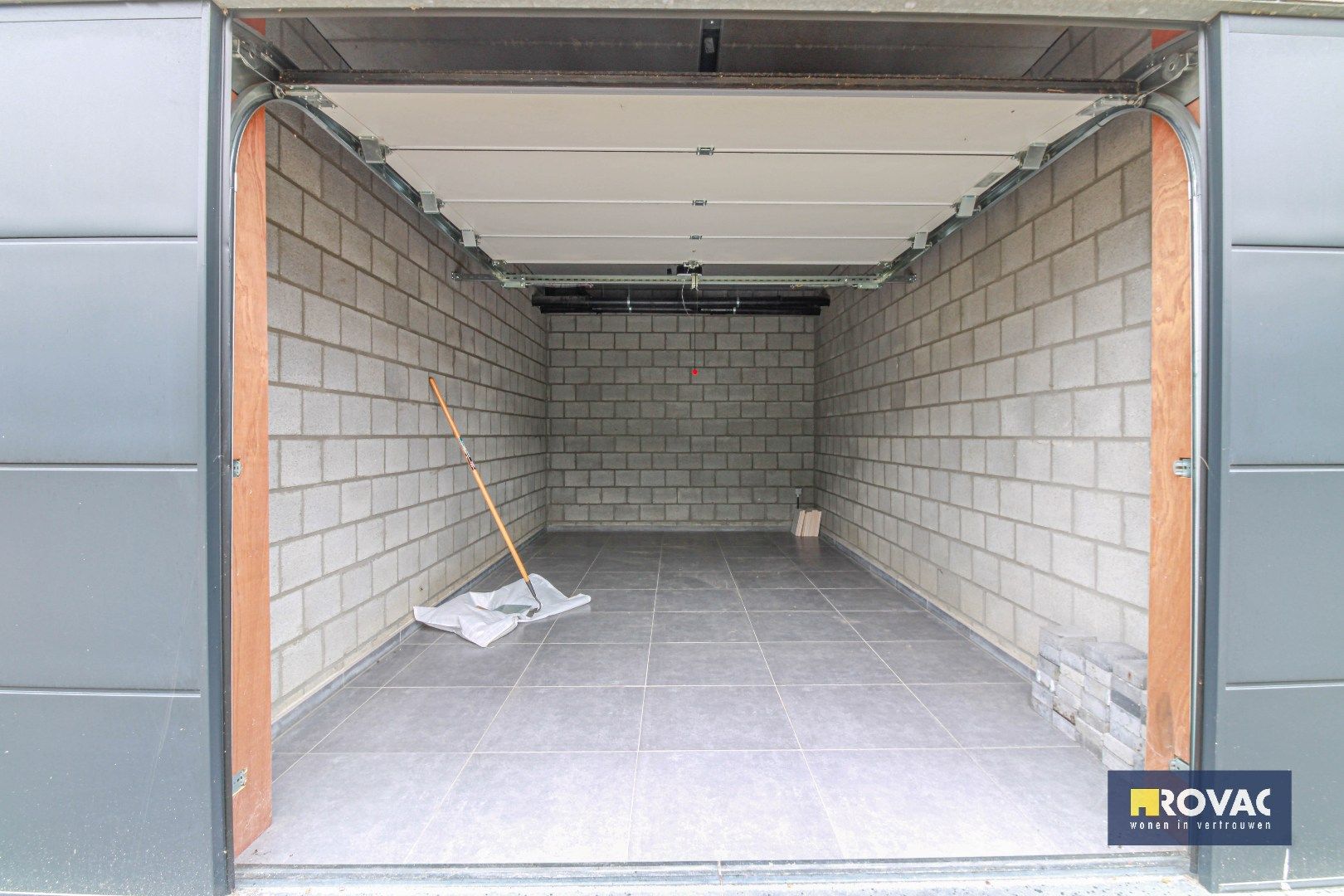 Gelijkvloers appartement met tuin en garage! foto 19