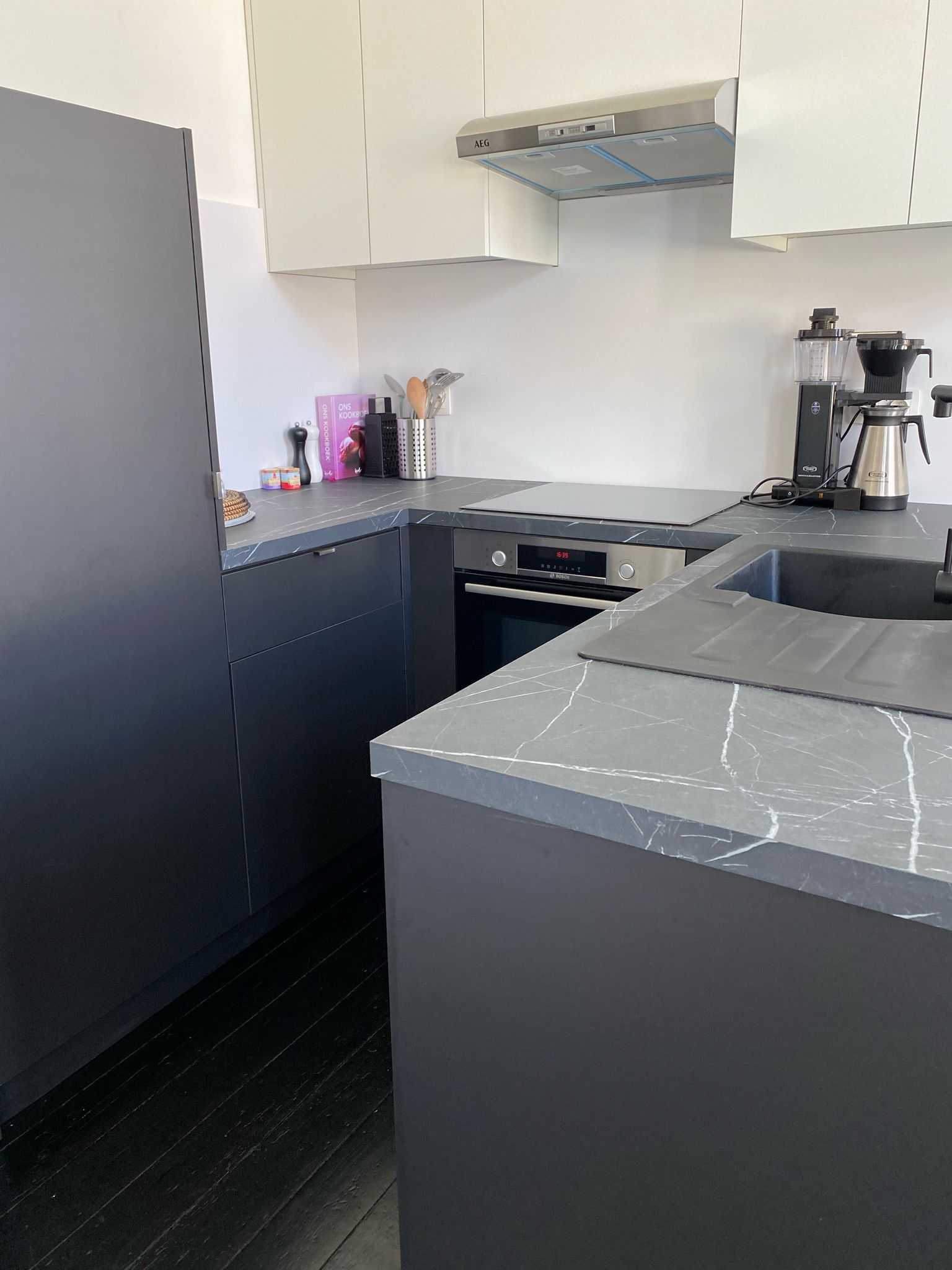 Instapklaar appartement met 2 slaapkamers te Nieuwpoort-Stad. foto 3