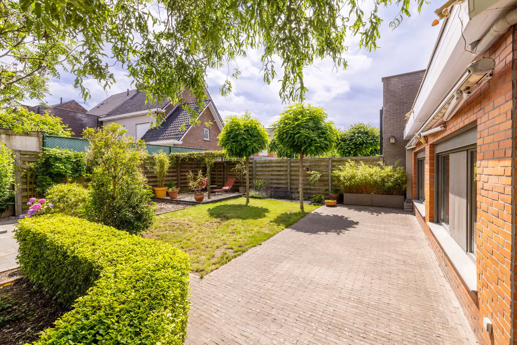 Instapklare woning met 4 slpks, 2 badks en gezellige tuin foto 25