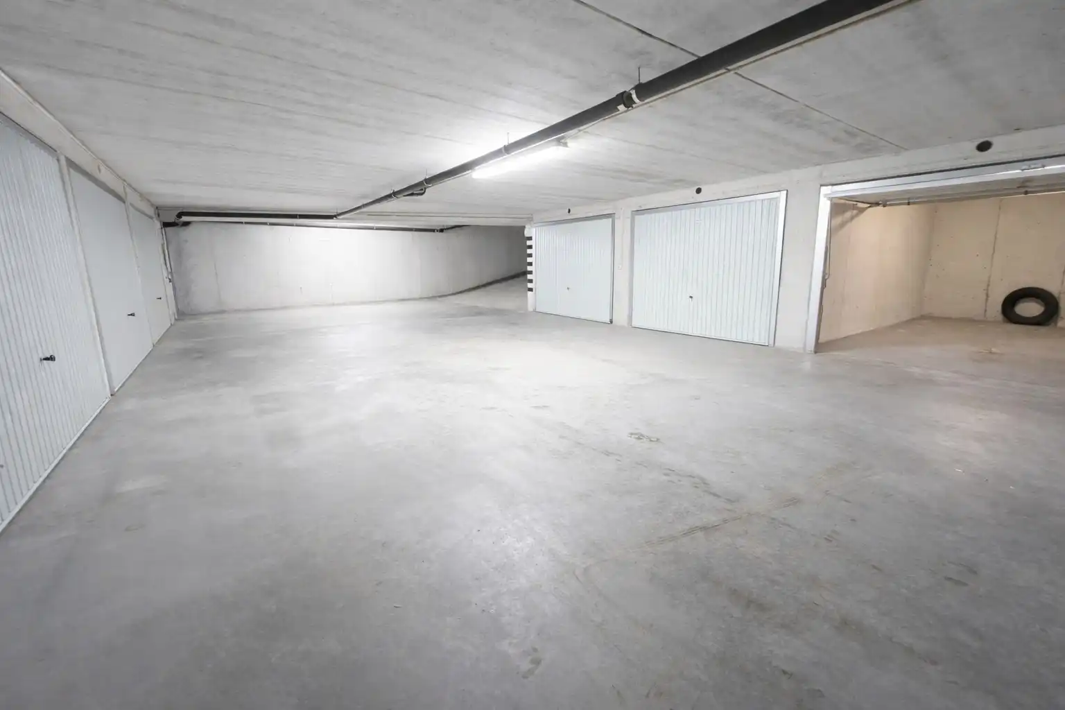 Gesloten garagebox op een toplocatie te Knokke foto 4