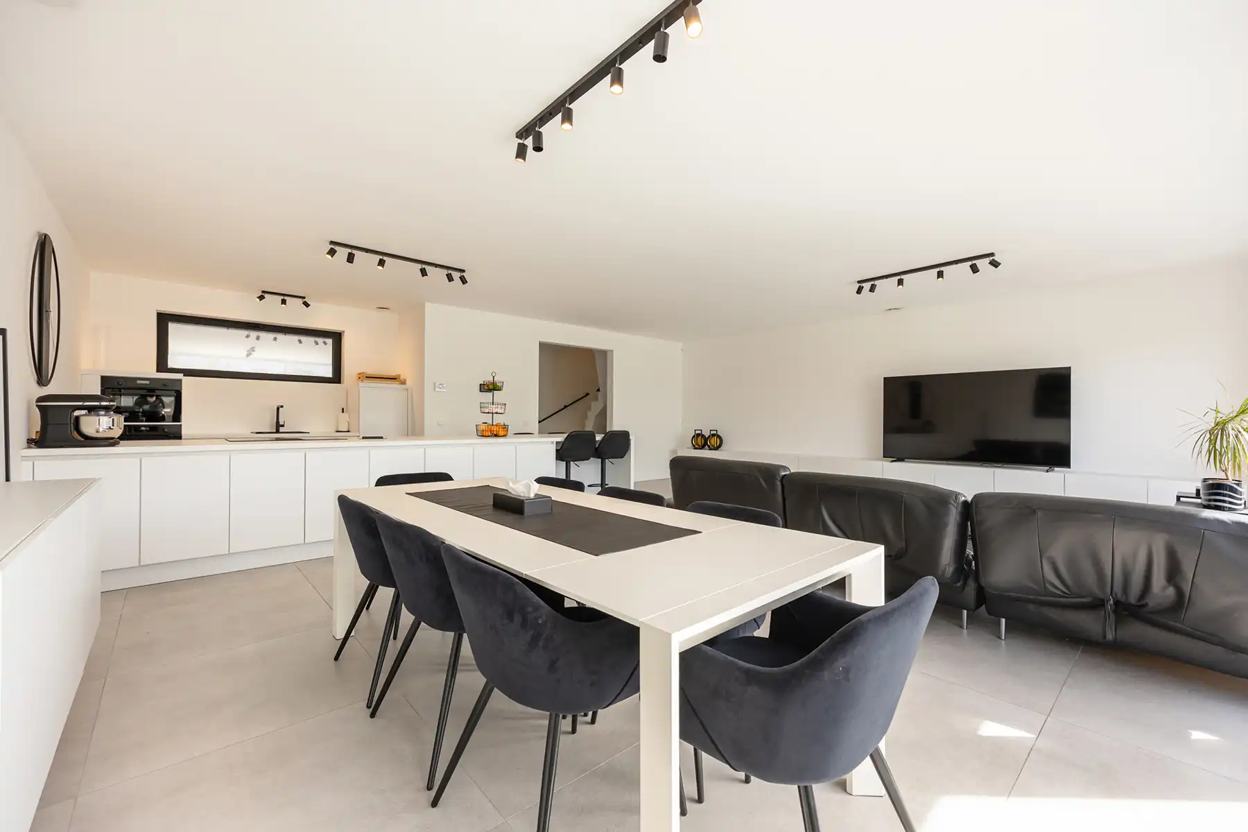 ENERGIEZUINIGE WONING IN DOODLOPENDE STRAAT foto 3