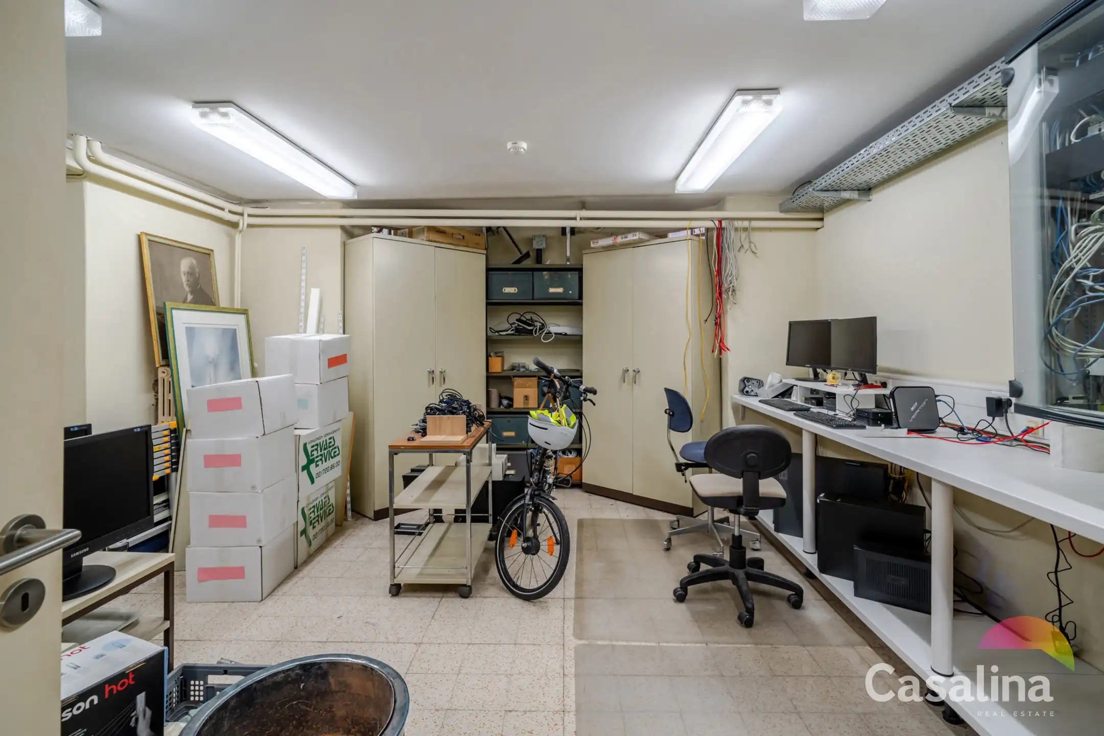 Kantoorgebouw met appartement & parkeerplaatsen  ±535m² foto 20