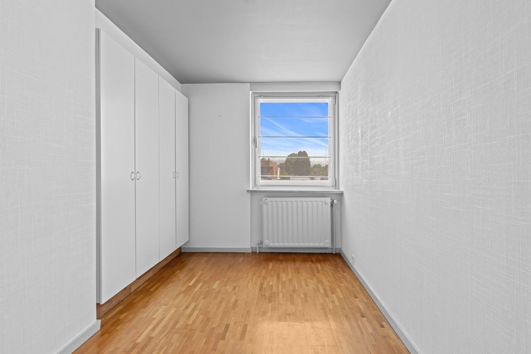 Ruime woning met nieuwe keuken, tuin & dubbele garage foto 18