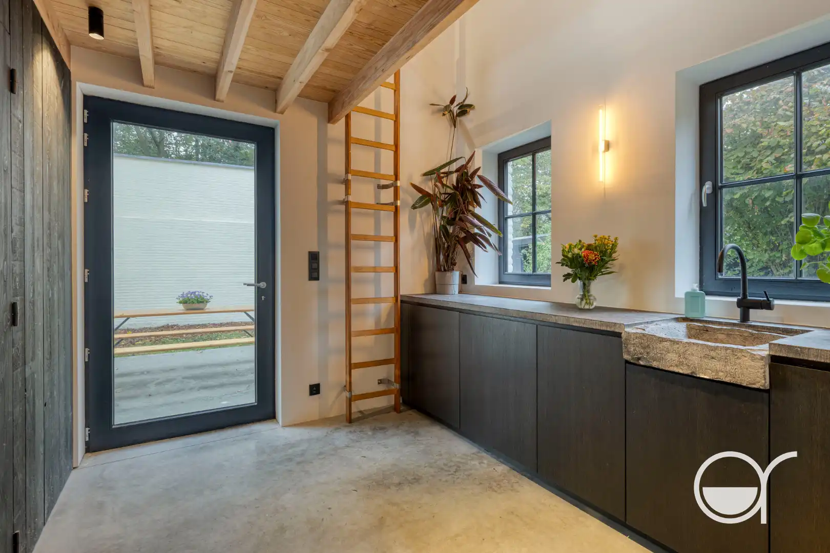 Karaktervolle, volledig gerenoveerde woning met oog voor detail en kwaliteit foto 10