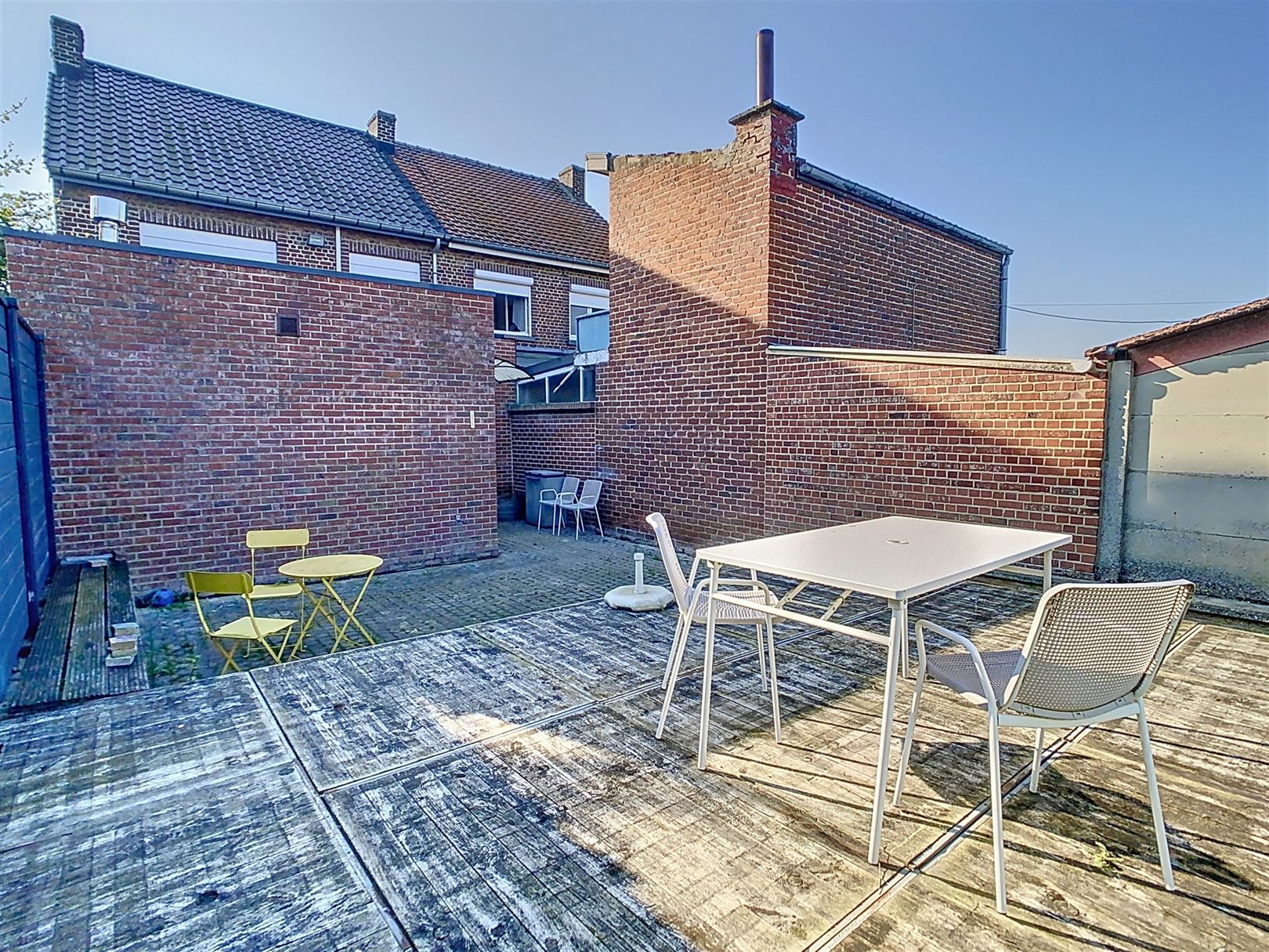 Charmante woning met tuin, garage, 2 slpks, 3a 07ca foto 3