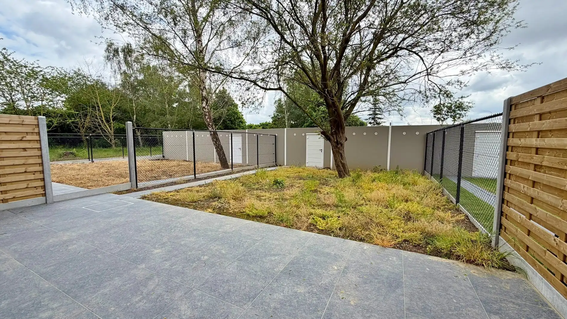 Nieuwbouwwoning met 5 slaapkamers, zonnige tuin en 2 garages te huur foto 15