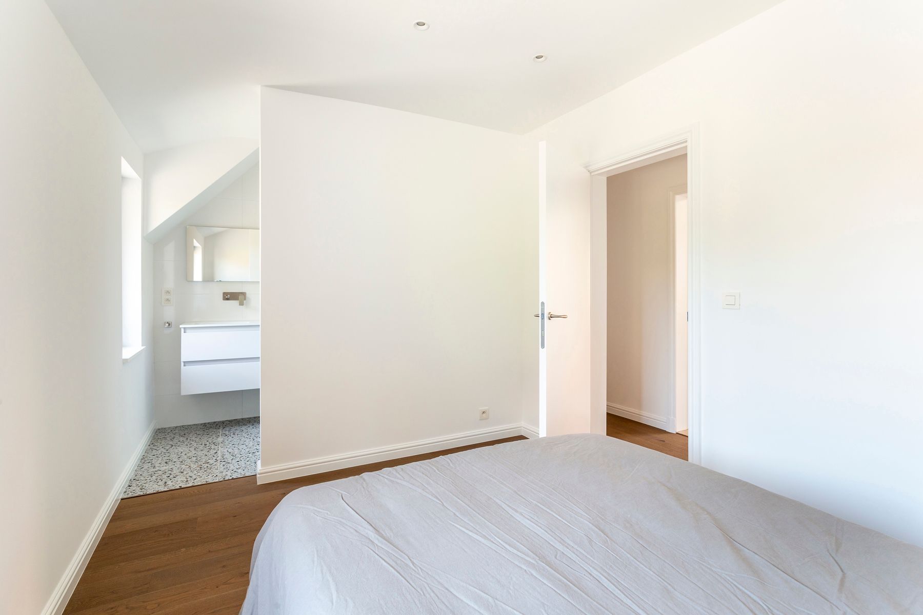 Totaalreno woning met prachtige tuin in een rustige woonwijk foto 13