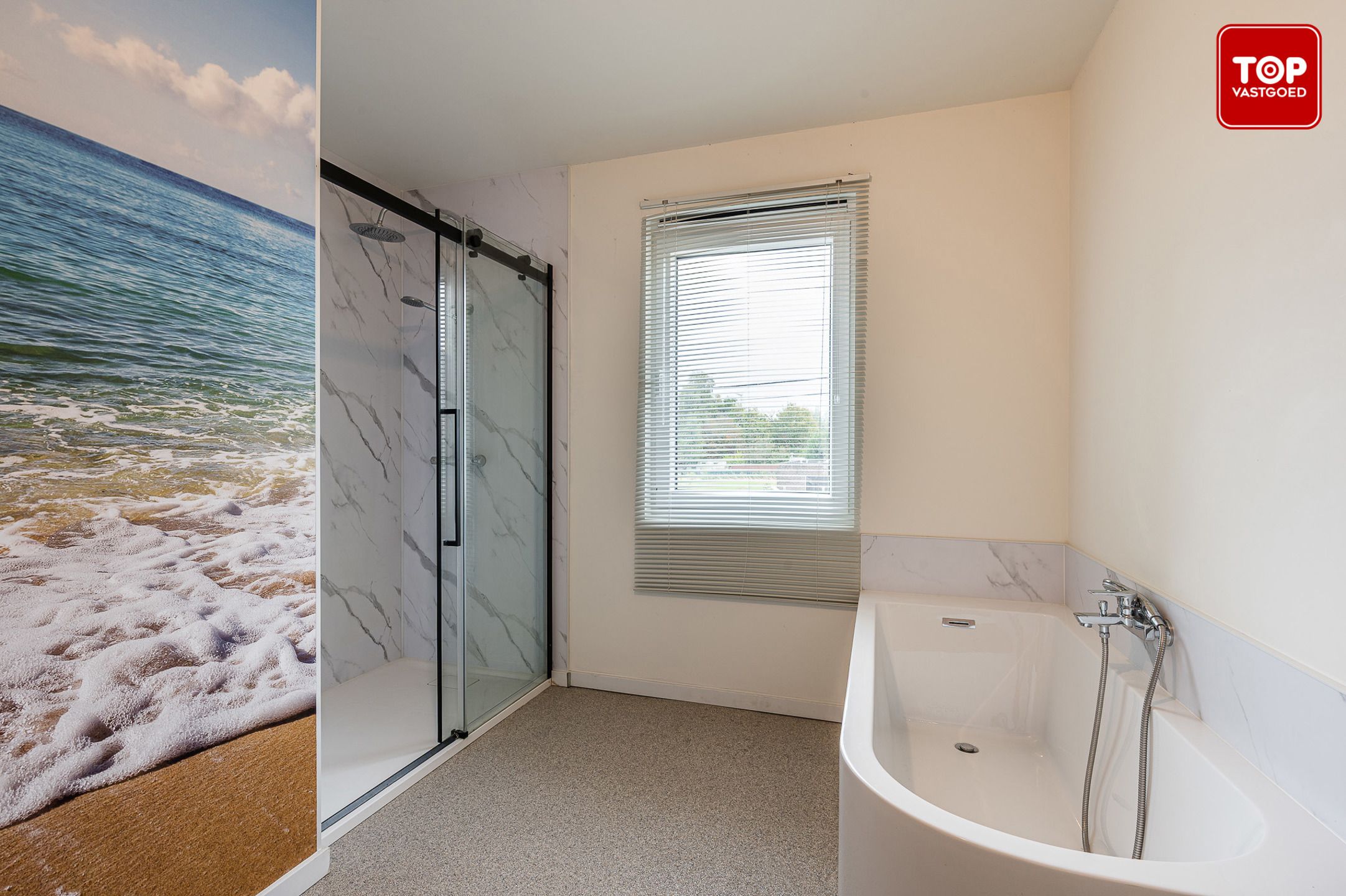 Prachtige energie neutrale half open woning in rustige wijk foto 18