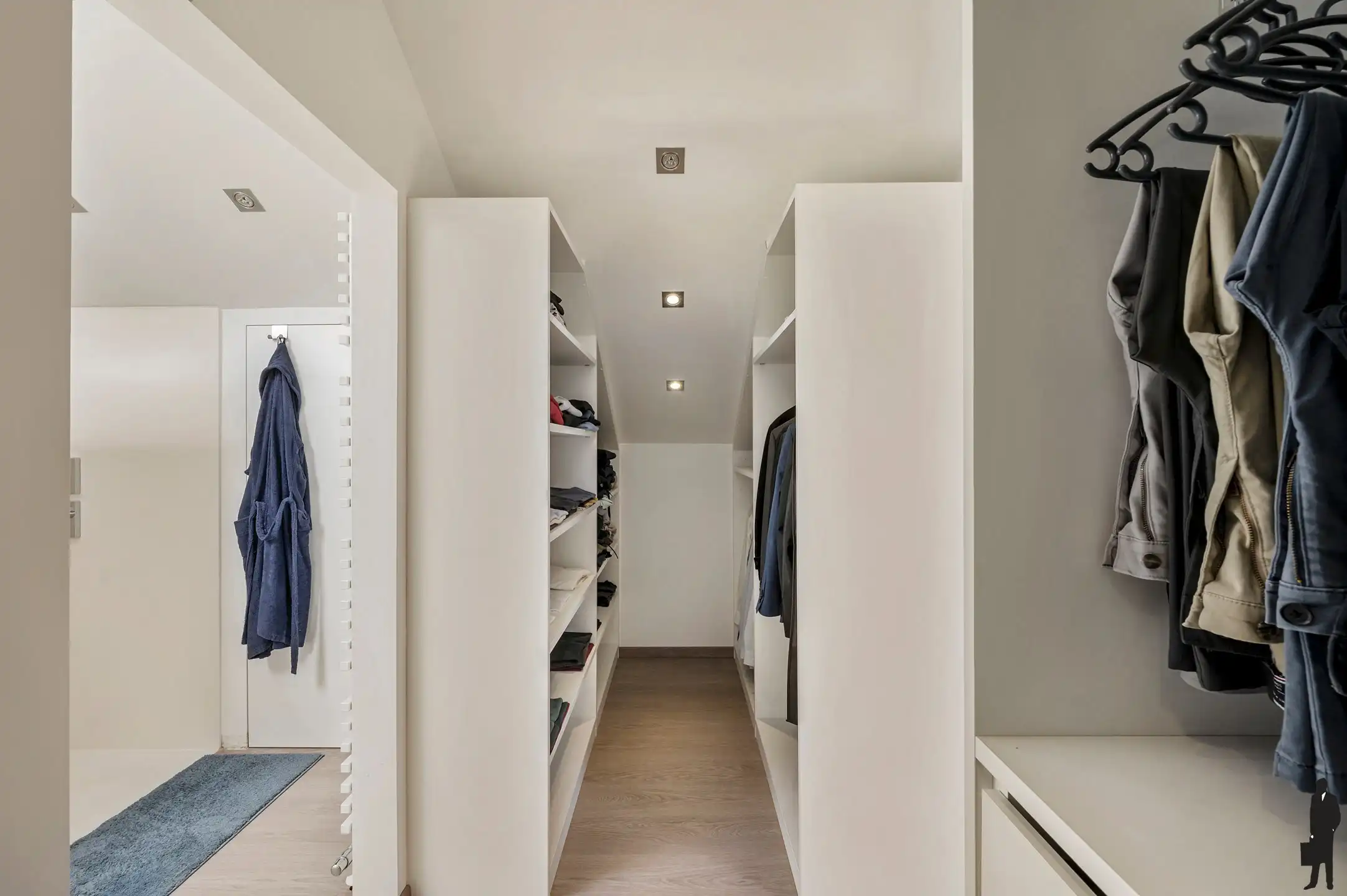 Instapklare open bebouwing met inpandige garage en zonnige tuin op 692 m². foto 15