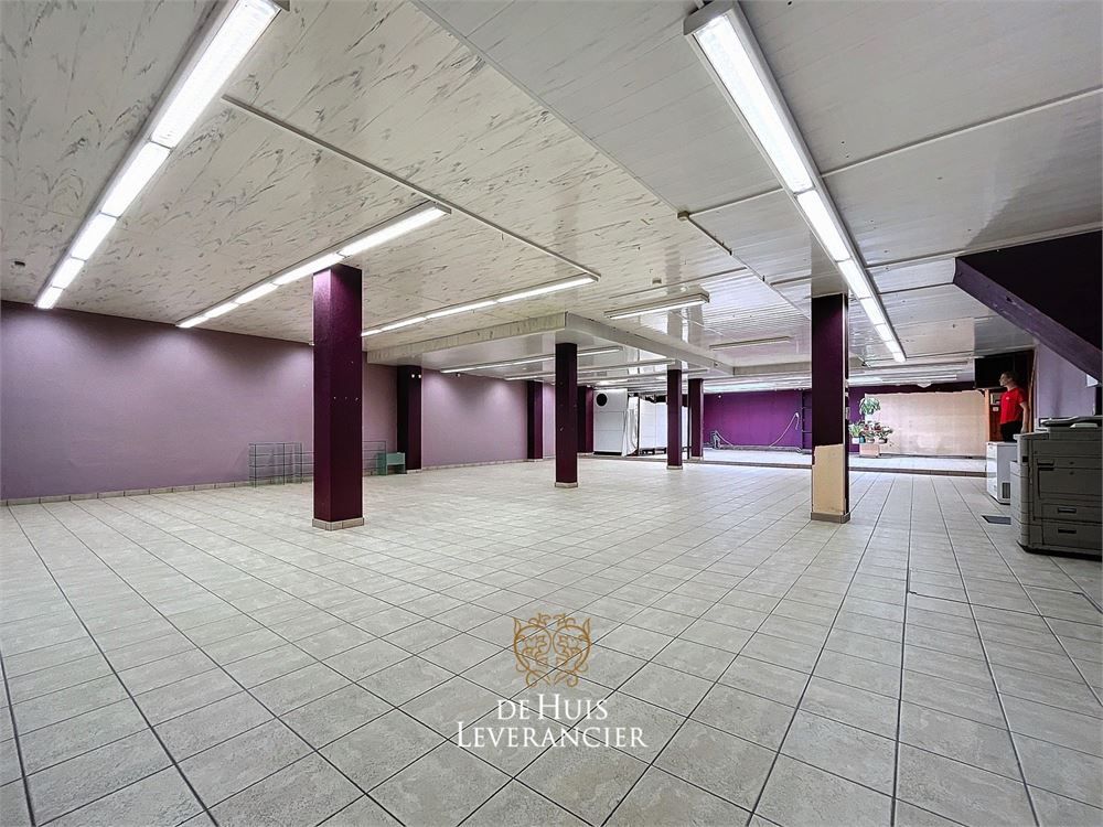 Ruime (253m) handelsgelijkvloers in het centrum van Kontich-Kazerne foto 6