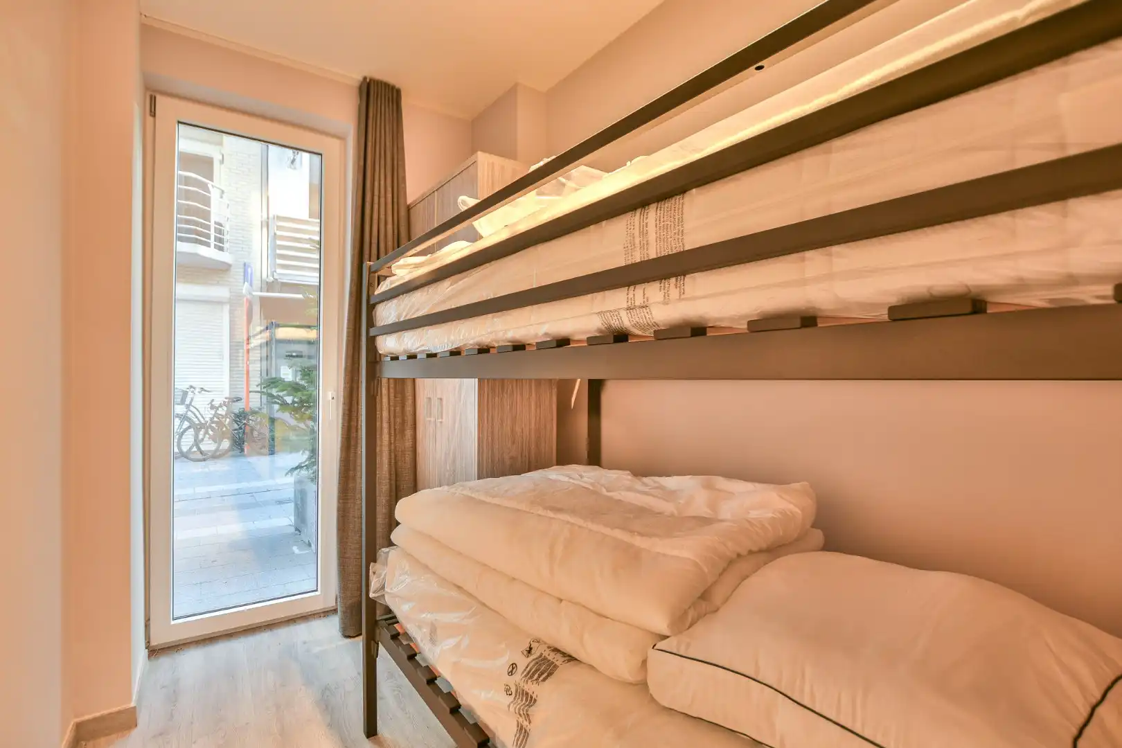 Gerenoveerd appartement met 2 slaapkamers te koop op toplocatie te Blankenberge!  foto 11