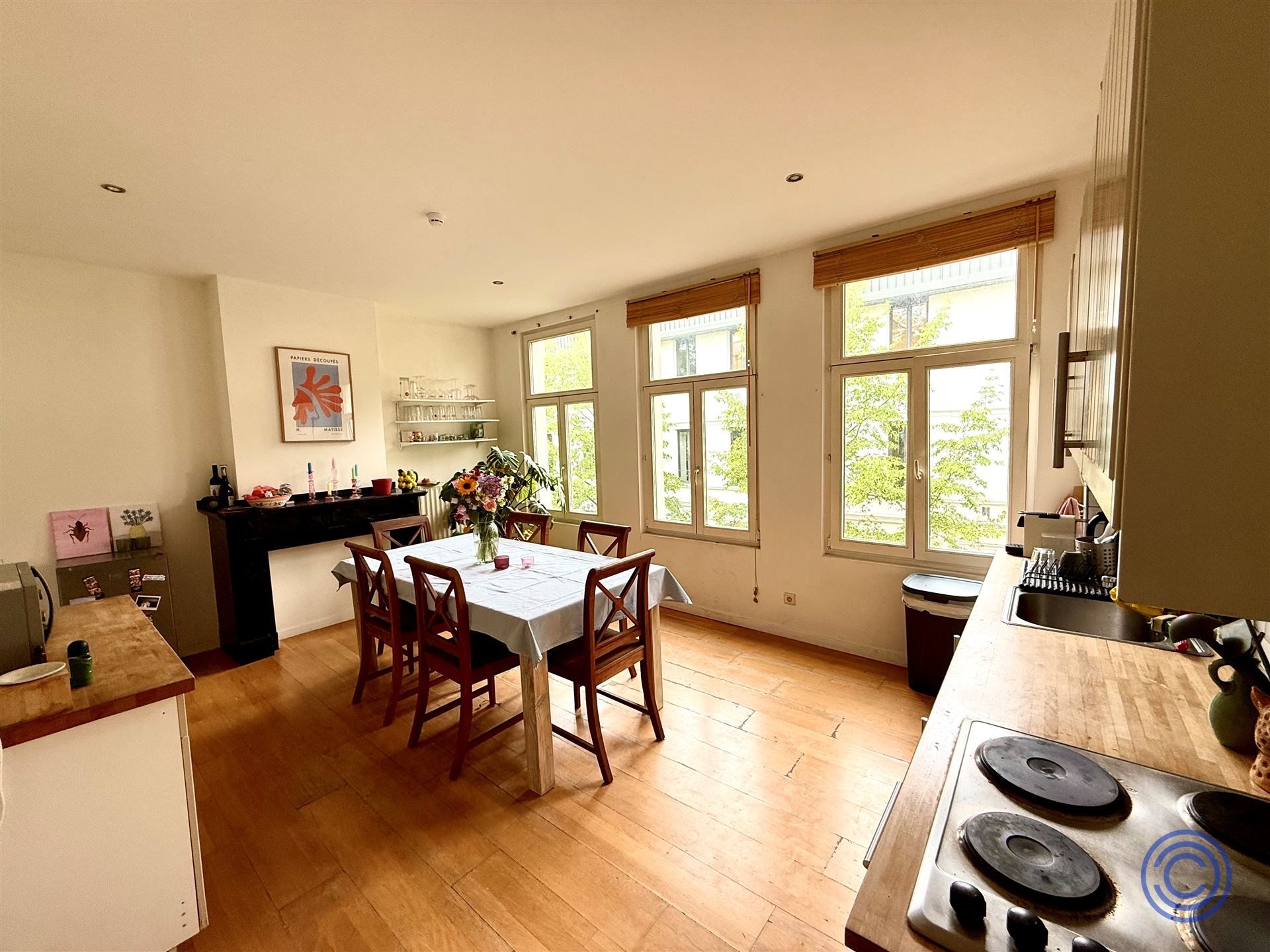 Proper opgefrist 2slpk appartement op TOP locatie foto 5