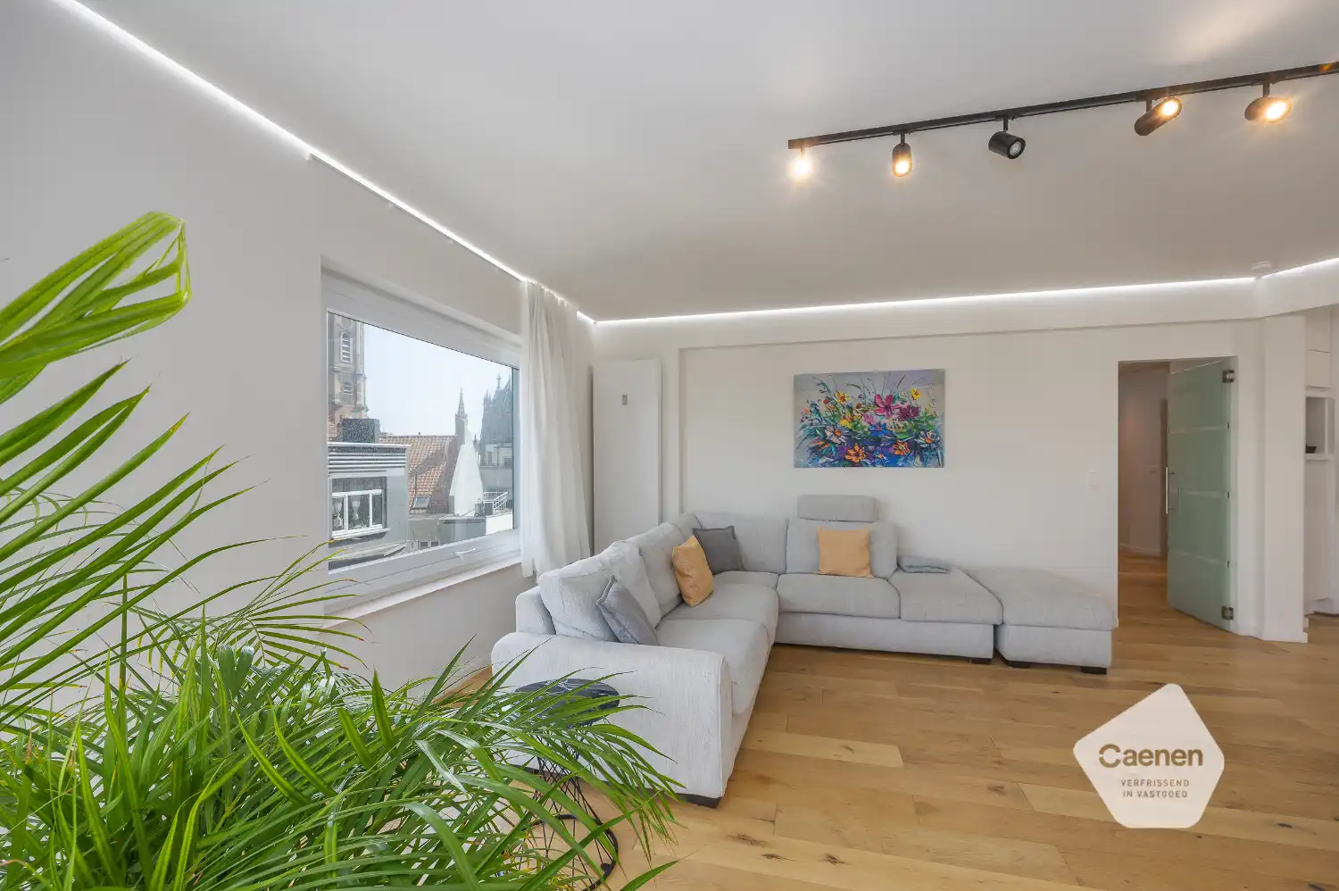 Gerenoveerd drie slaapkamer appartement op centrale ligging foto 2