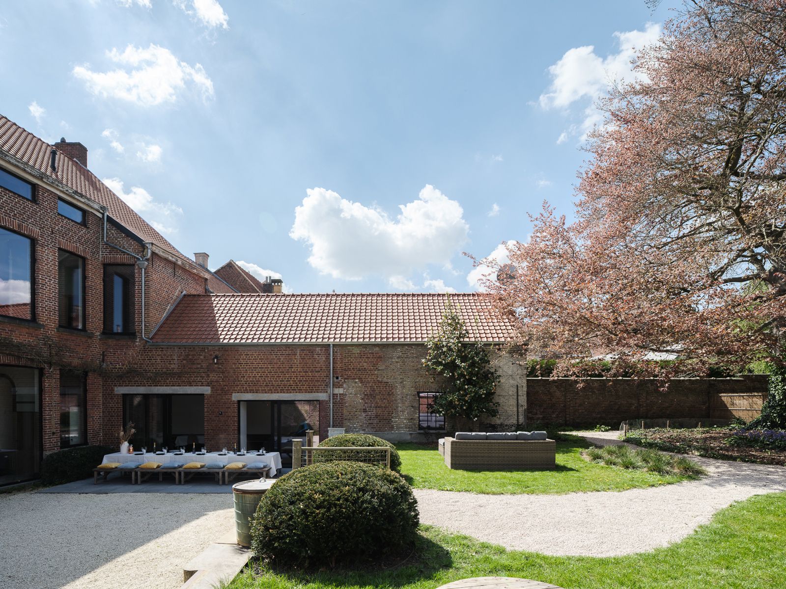 Karaktervolle woning met prachtige tuin in centrum Ronse! foto 26