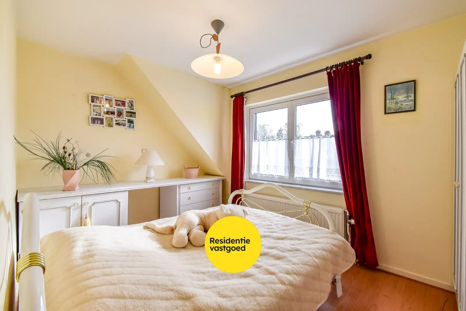 Ruime te renoveren villa op rustige ligging foto 12