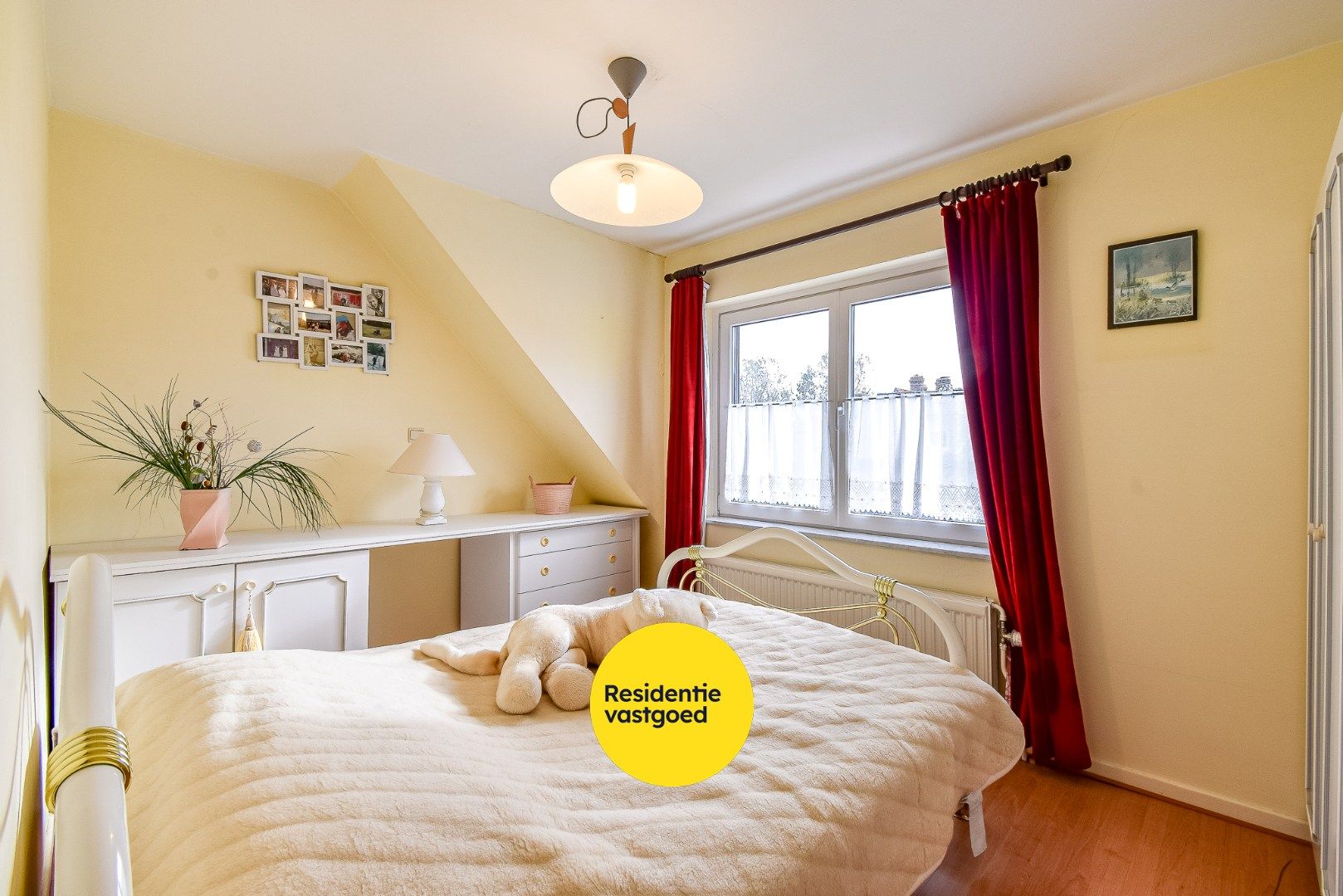 Ruim te renoveren villa op rustige ligging foto 12