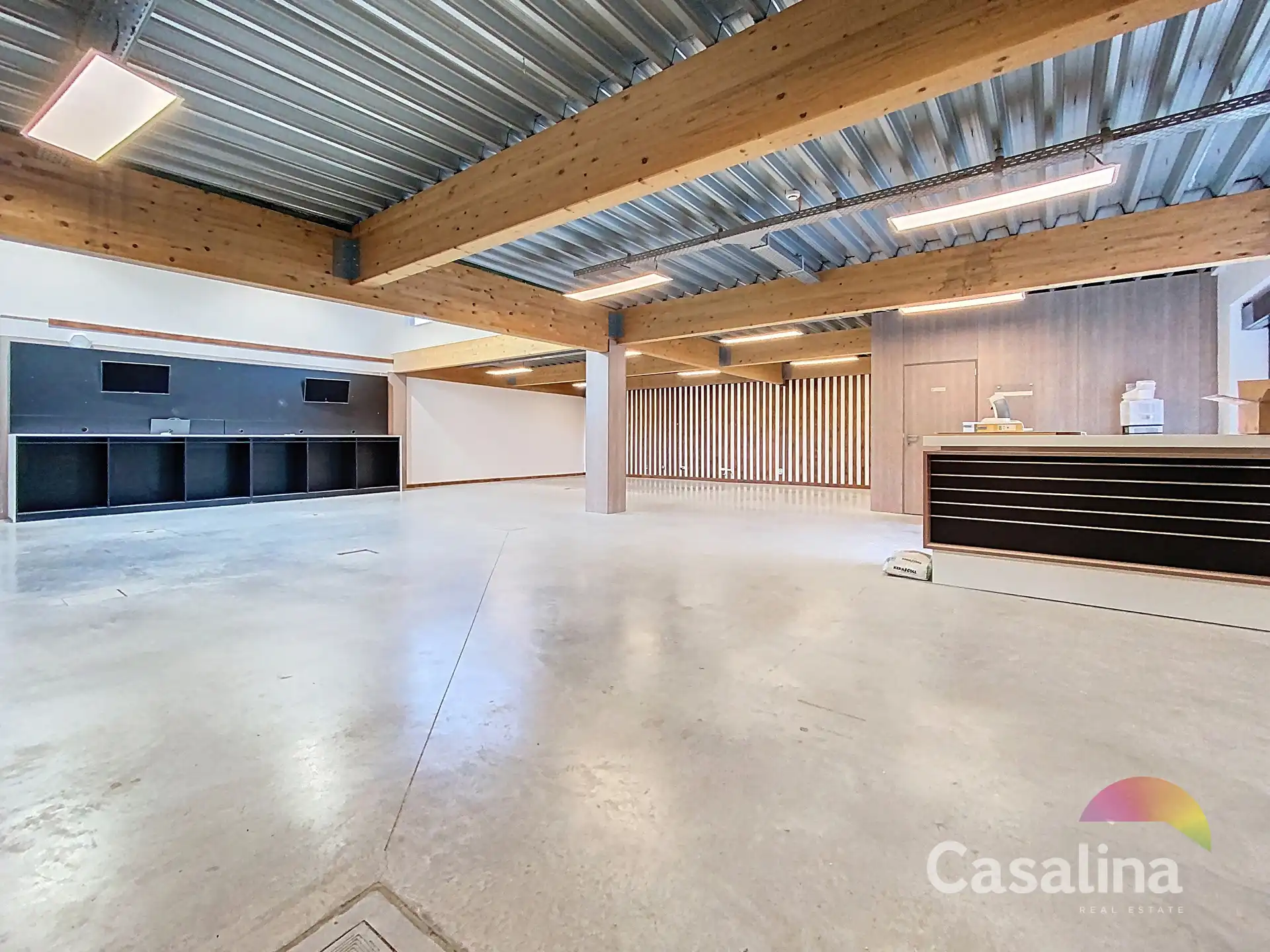 CASALINA Real Estate- Commercieel gelijkvloers van +/- 385m² foto 6