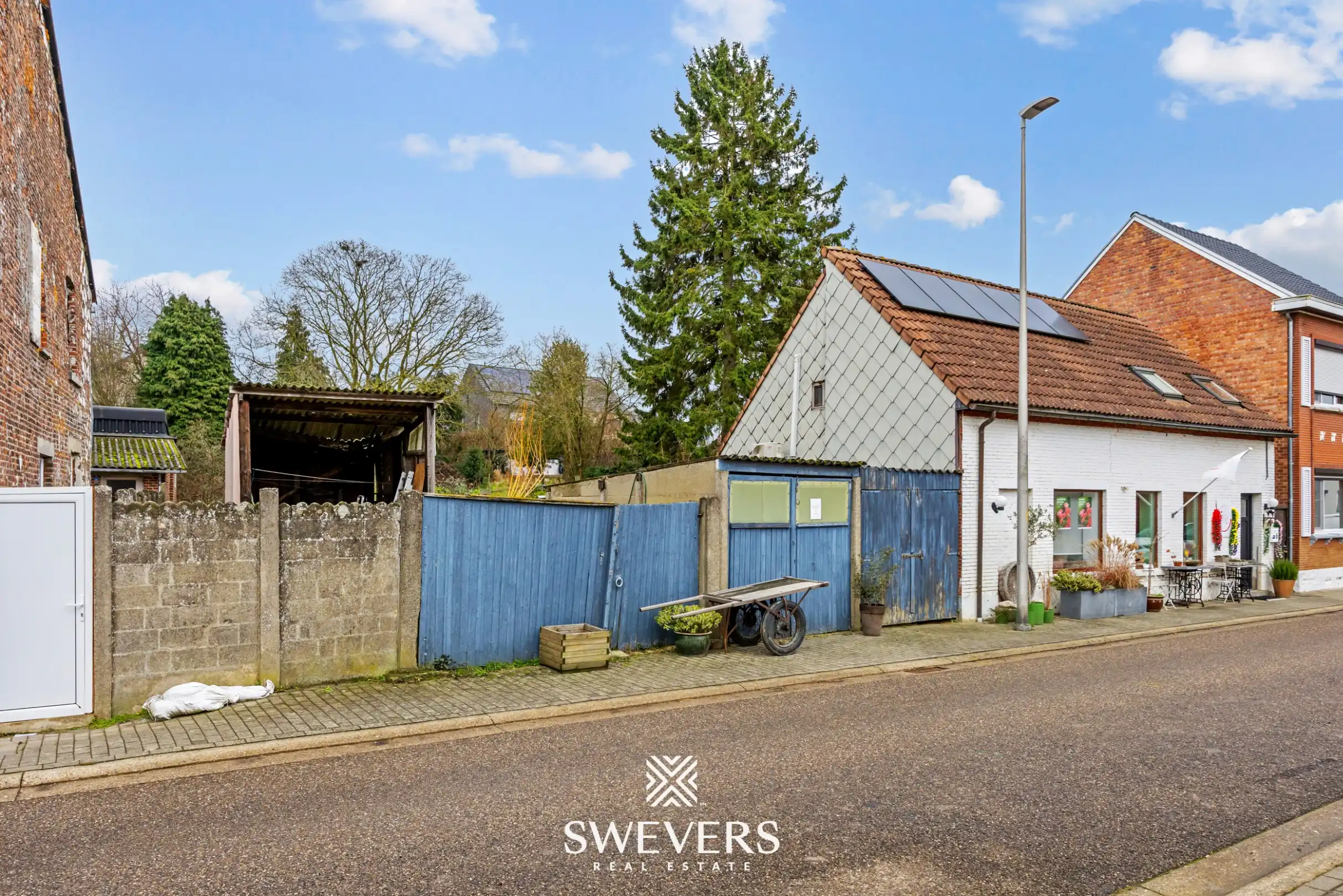 Rustig gelegen woning met karakter en tal van mogelijkheden foto {{pictureIndex}}