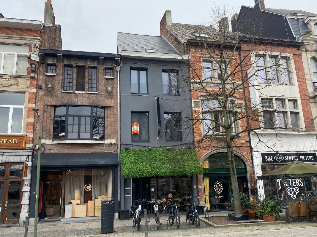 Triplex gerenoveerd appartement mét terras foto {{pictureIndex}}