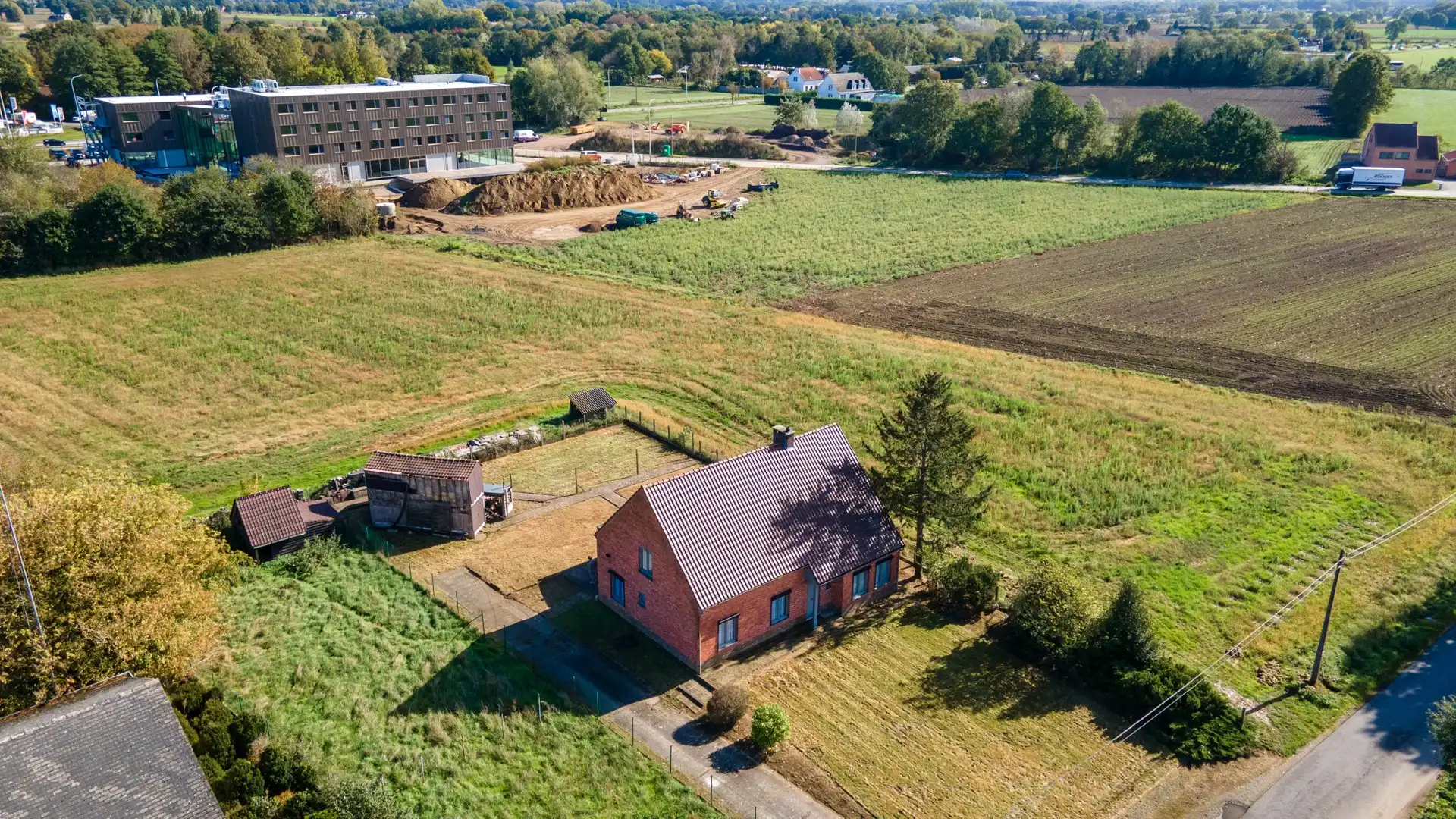 Gelijkvloerse woning op een perceel van 10180m²! foto 24