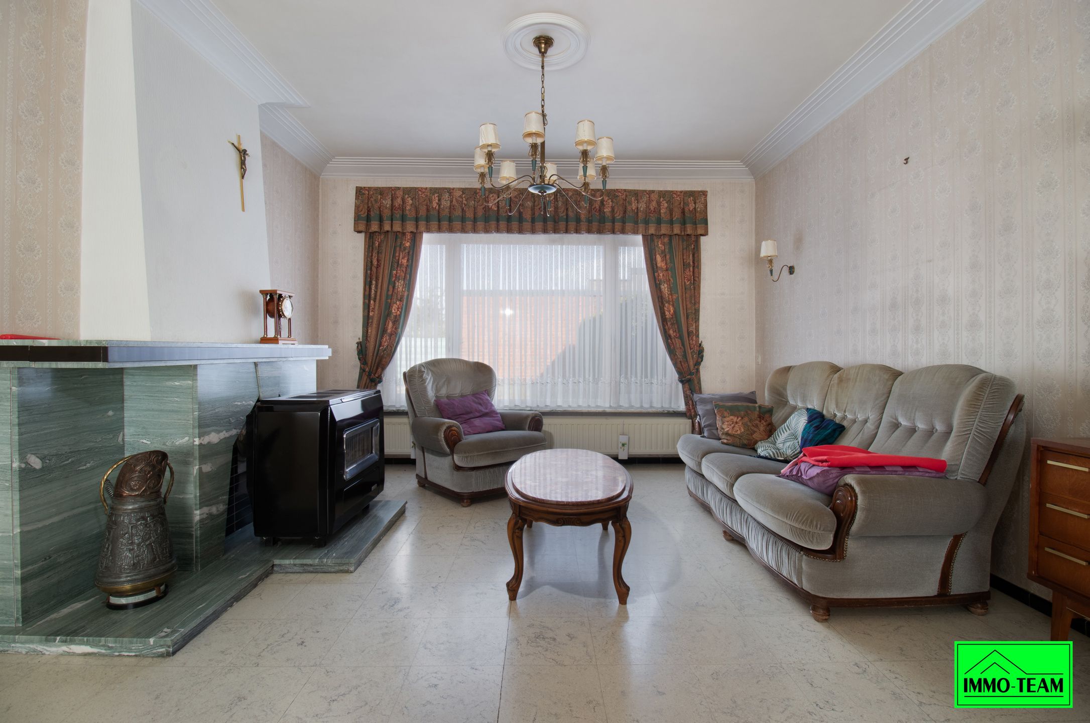 Solide op te frissen 2-gevelwoning met 4 slaapkamers foto 4