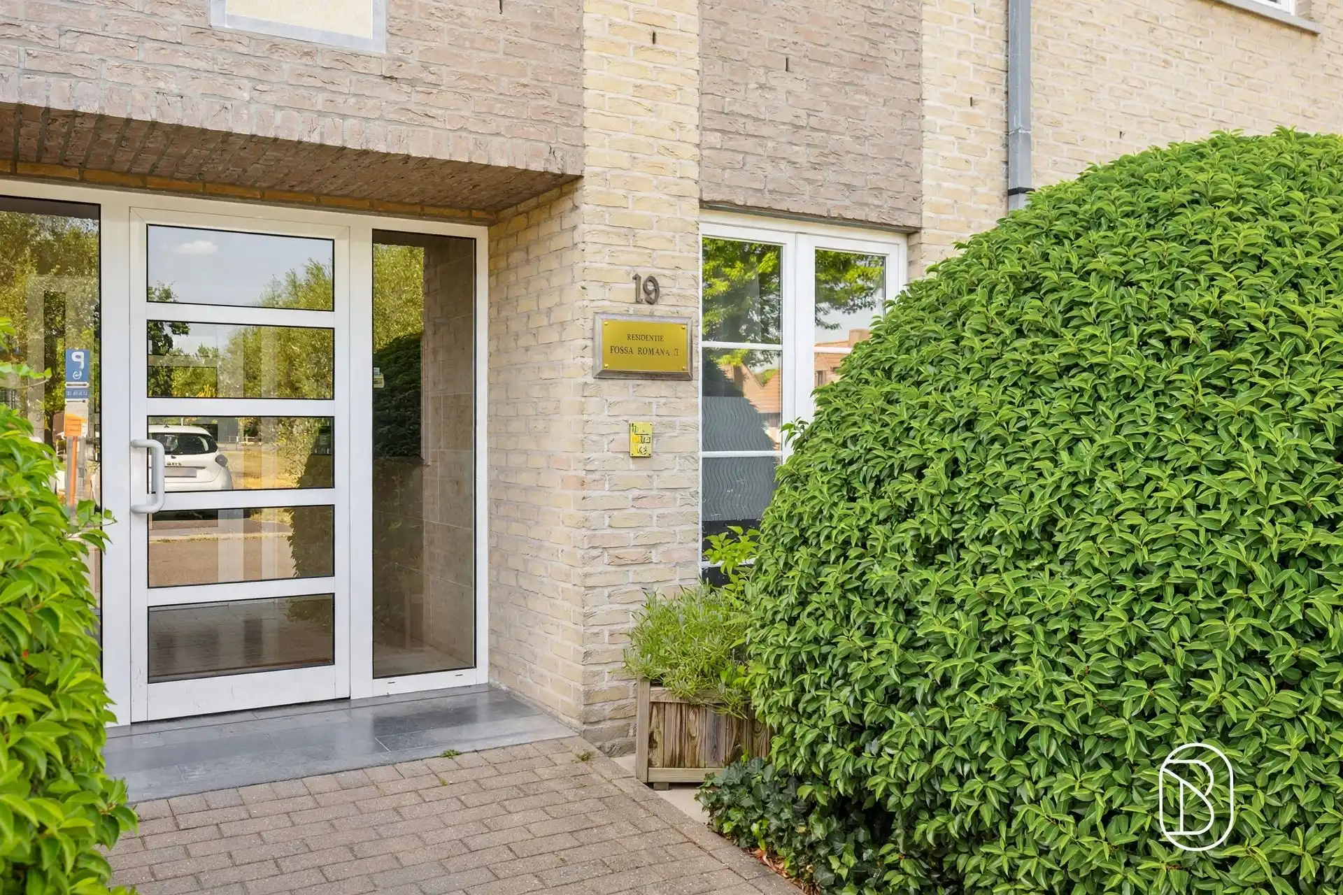 Instapklaar vernieuwd appartement nabij de Gavers foto 11