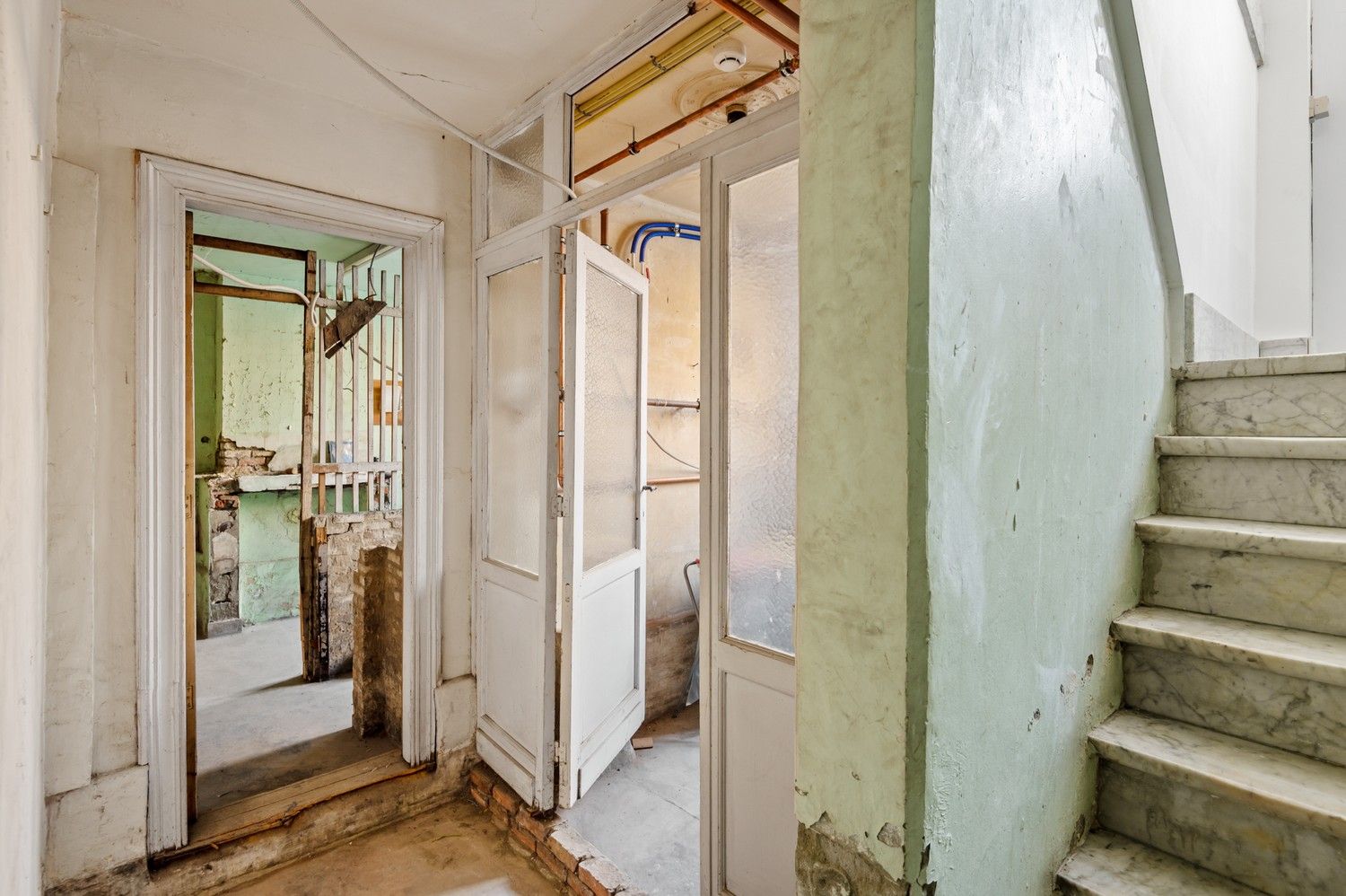 Ruime halfopen woning met 4 à 6 SLPKS, apart kantoor en een groot magazijn in Mortsel! foto 11