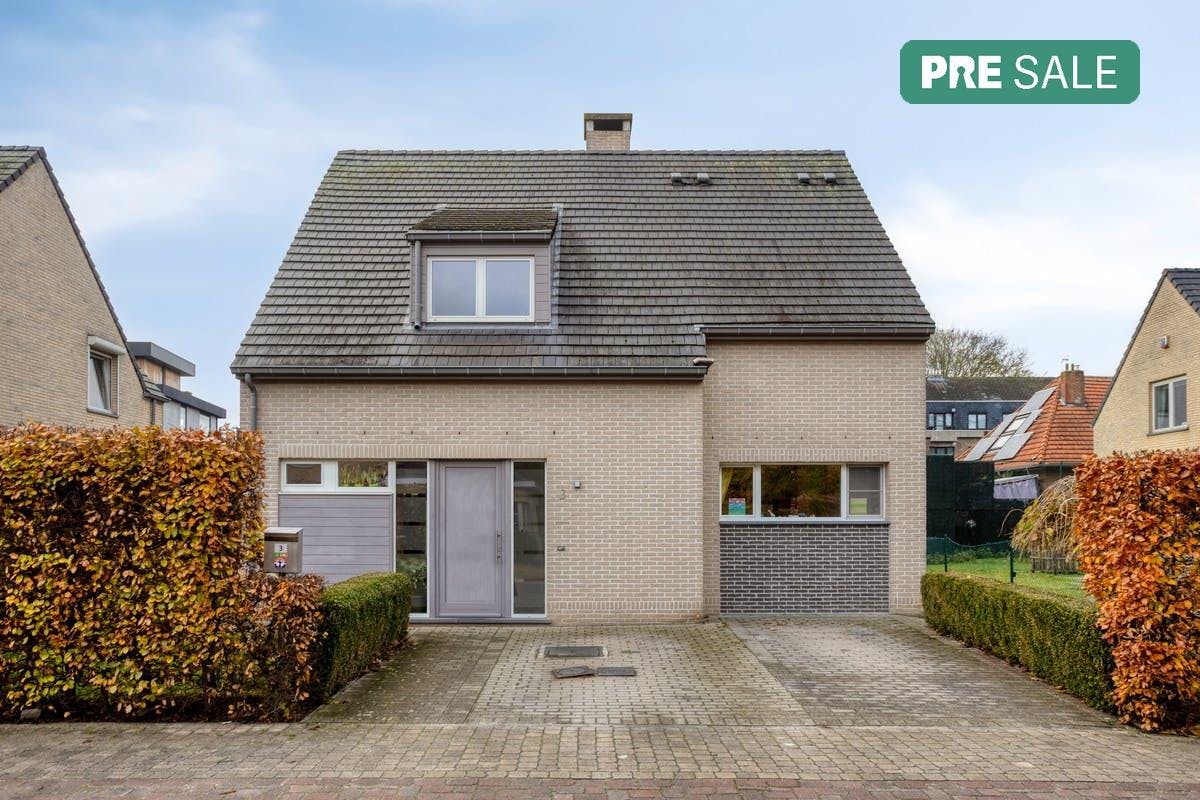 Alleenstaande villa in rustige woonwijk in Strombeek-Bever foto {{pictureIndex}}