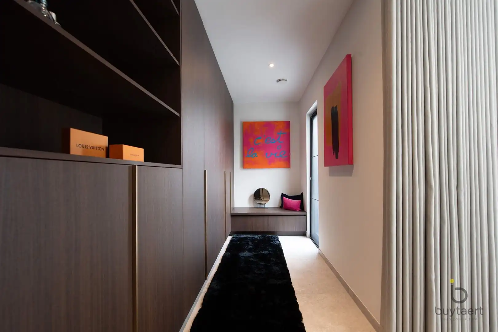 Knappe GELIJKVLOERSE villa + bijgebouw te Halle! foto 28