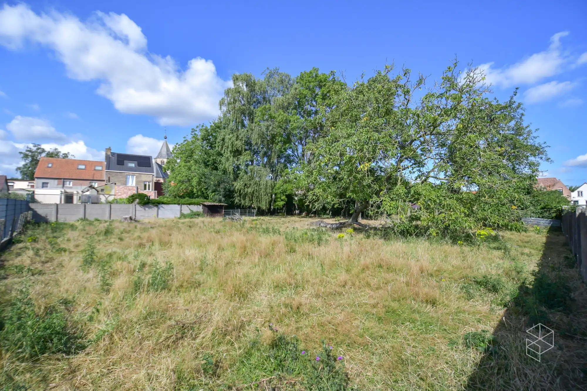 Hoofdfoto van de publicatie: Uniek renovatieproject in Middelburg, gelegen op een groot perceel van 1.664 m²