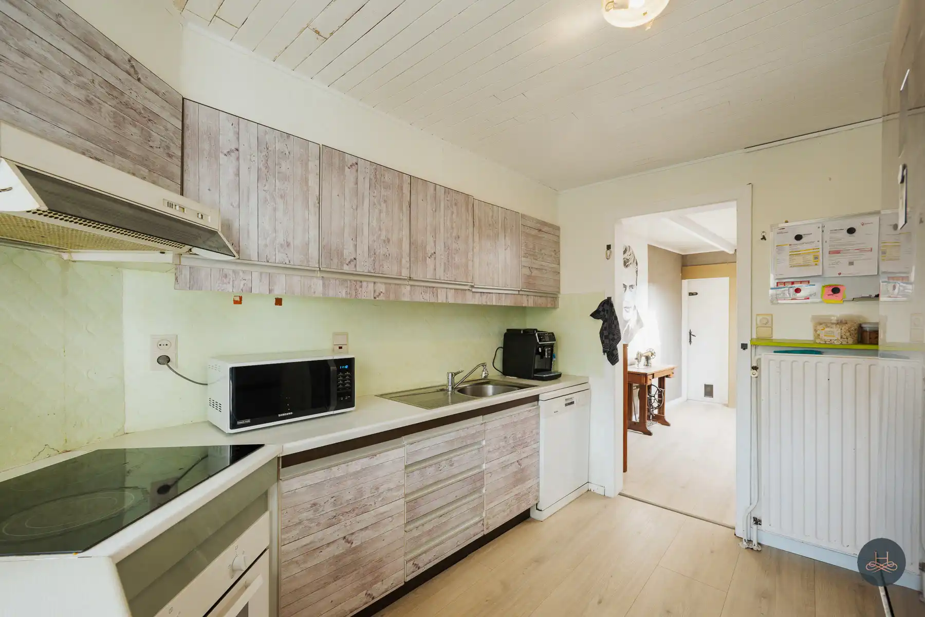 Recent vernieuwde en ruime gezinswoning met tuin en terras foto 10