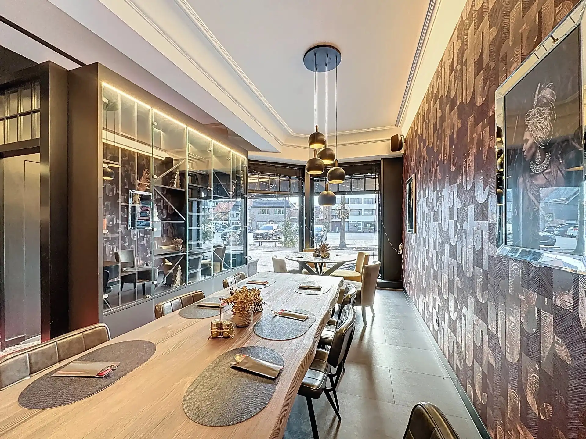 Zeer ruim handelspand met groot terras, buitenberging op toplocatie in Mol-centrum. foto 3