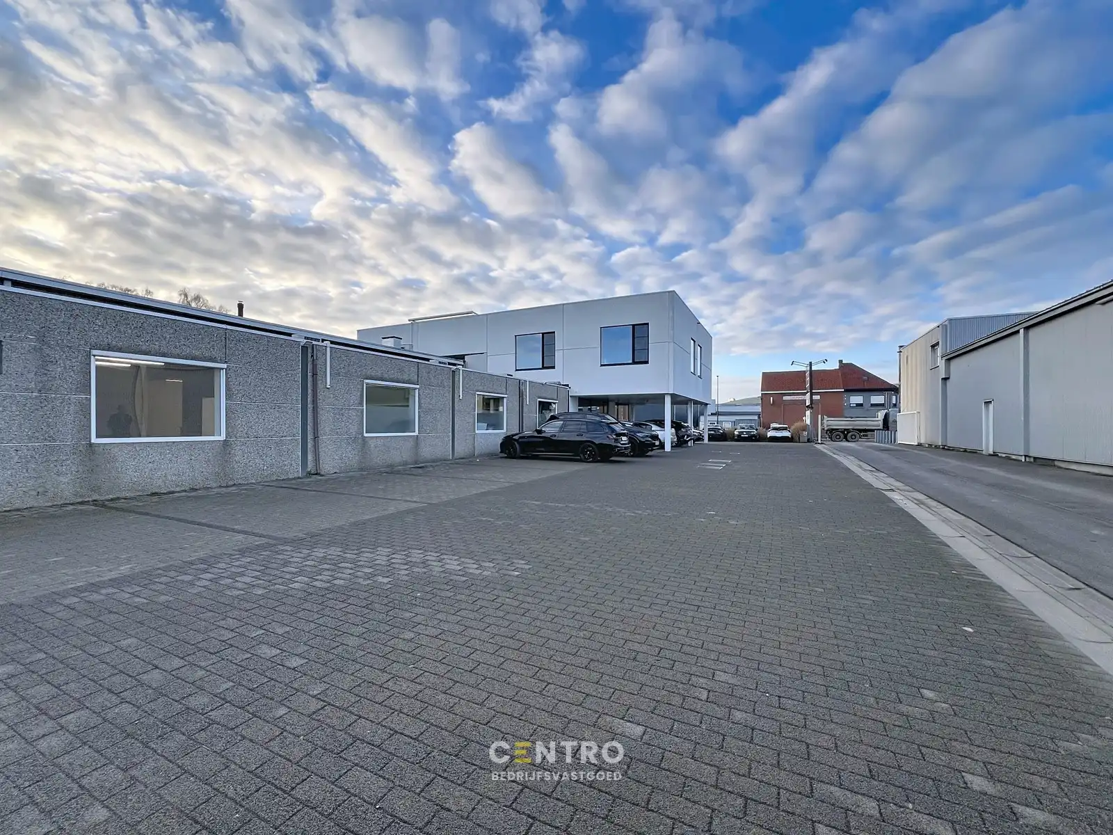 INSTAPKARE praktijkruimte met gemeenschappelijke faciliteiten (receptie, wachtzaal, parking,...) voor medisch of paramedisch beroep ! foto 16