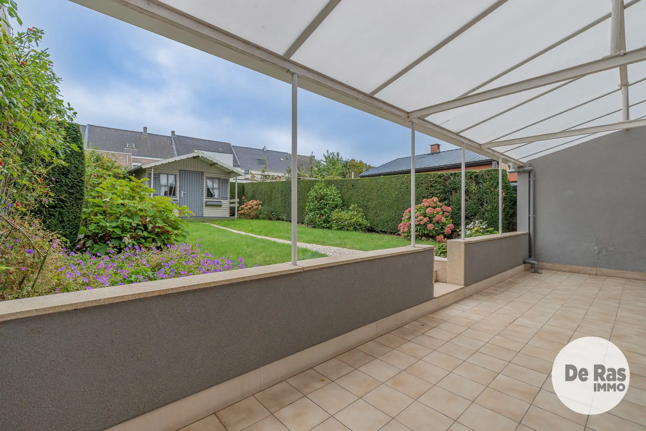 HERZELE- Gezinswoning met 4 slaapkamers en zuidgerichte tuin foto 2