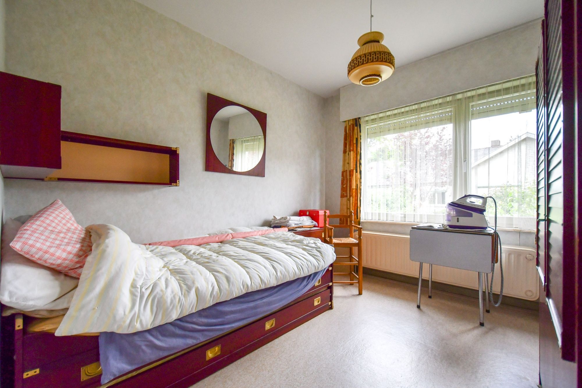 Goed onderhouden statige woning op een perceel van 970m² foto 14