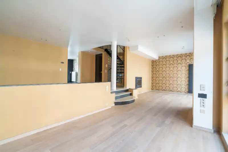 Handelspand 120m² + woonst (groot app) met privé lift! foto 4