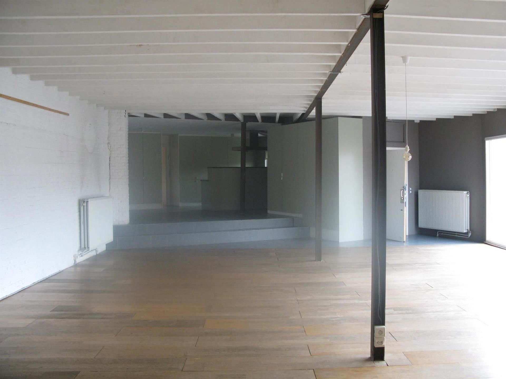 Ruime loft te huur foto 6