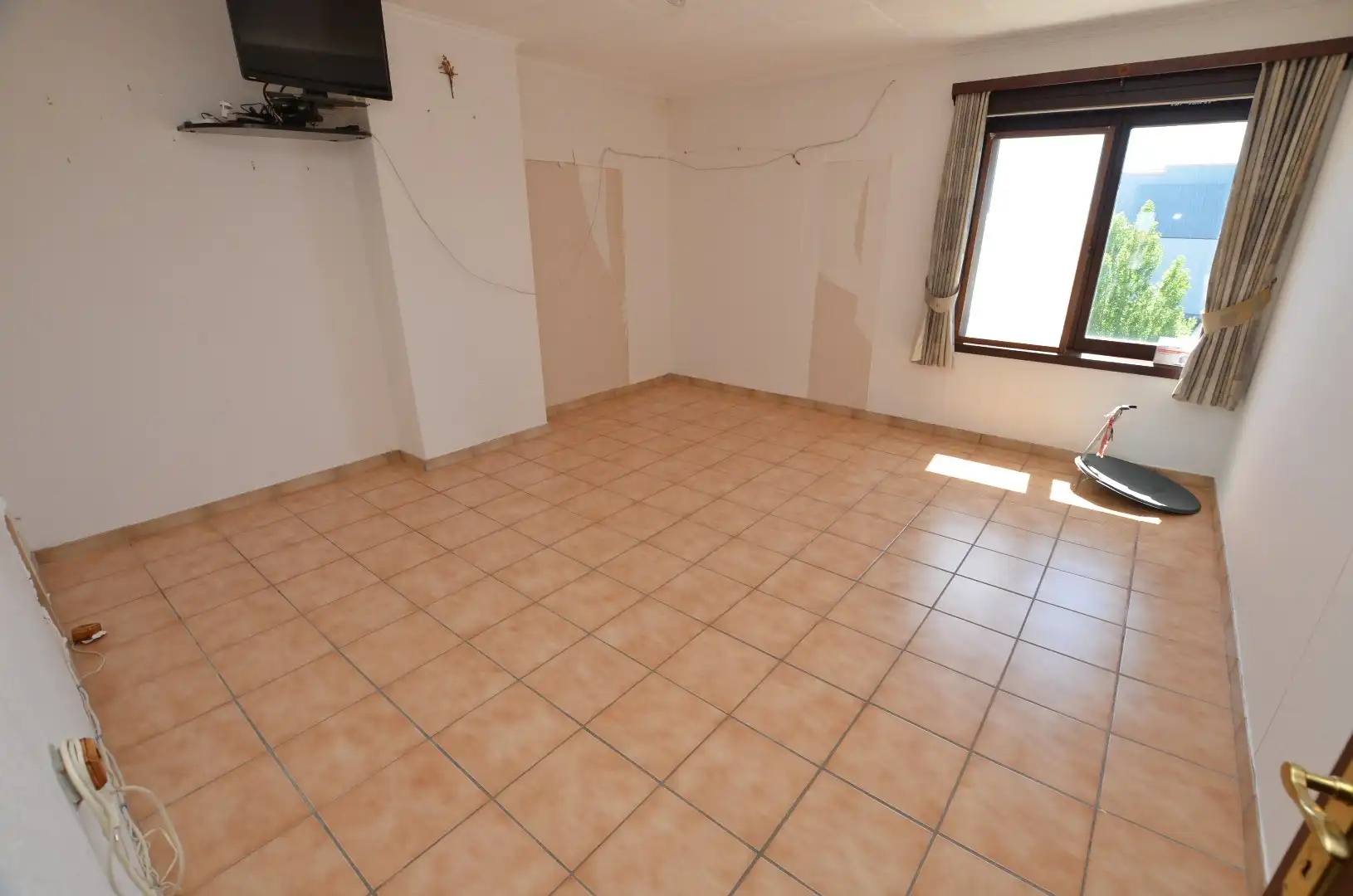 Ruim woonhuis met garage foto 5