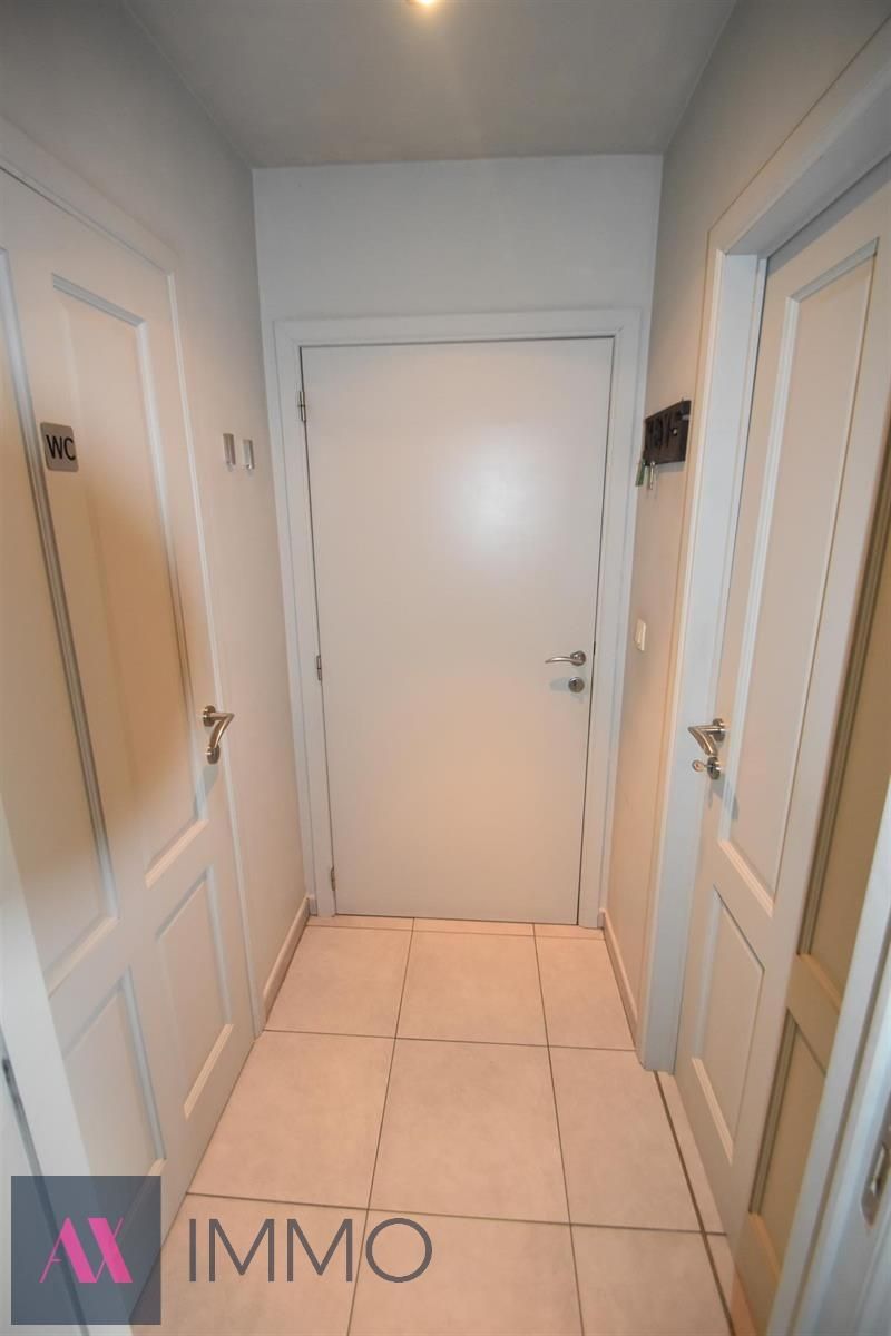 Instapklaar 1 slpk-appartement nabij winkels en openbaar vervoer! foto 8
