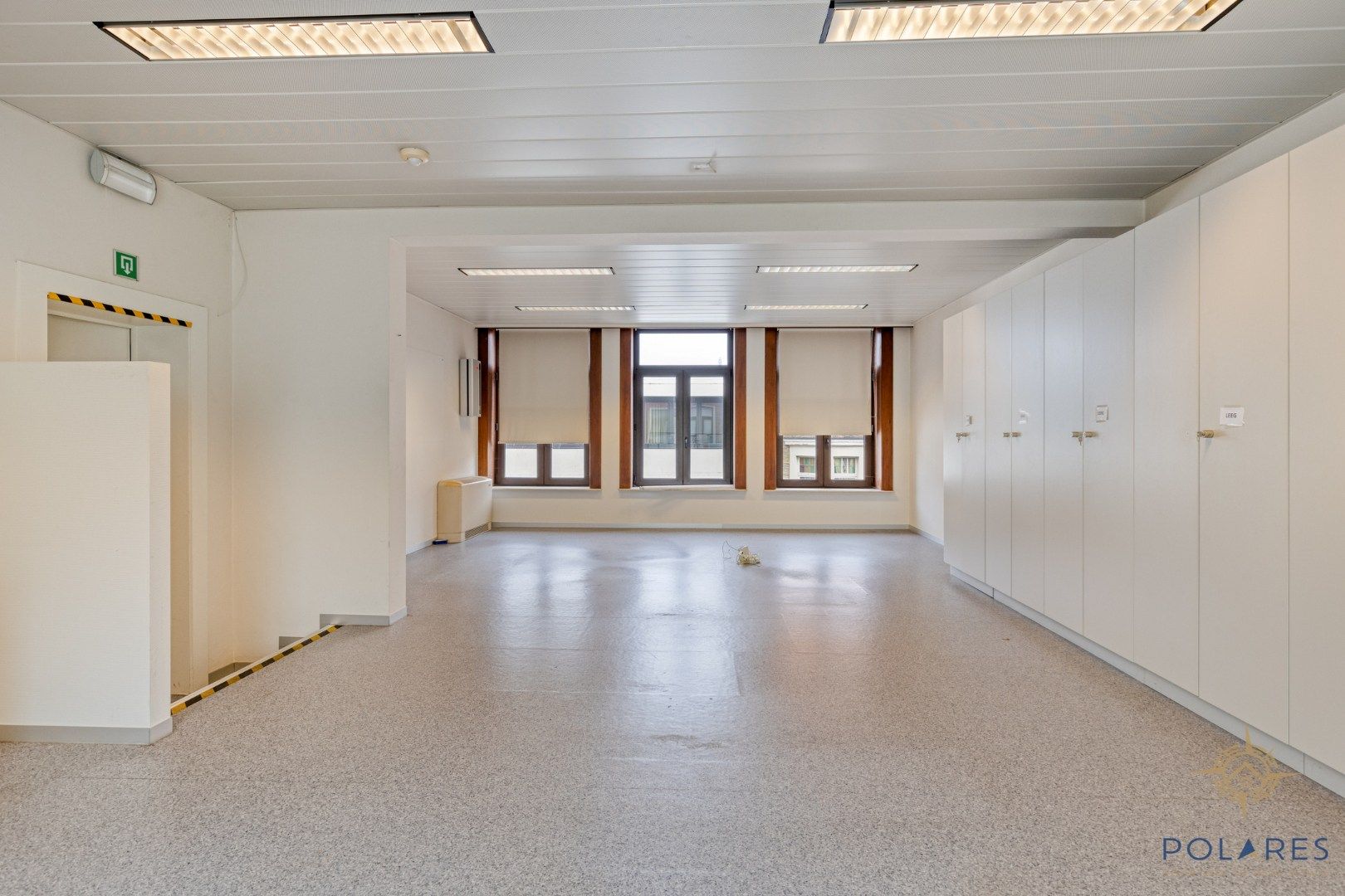 Zeer groot kantoorpand in de winkelstraat van Vilvoorde foto 21