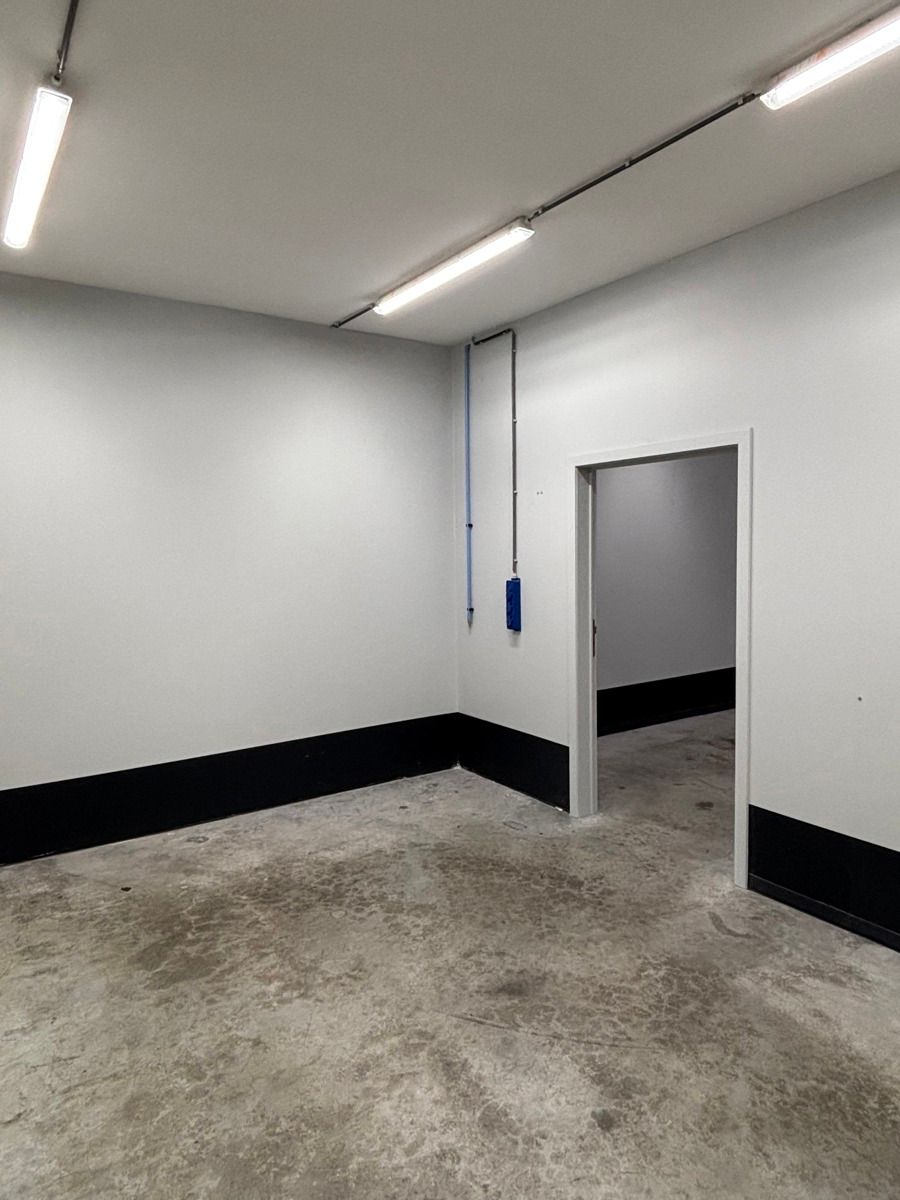Bedrijfspand van ca 300m² foto 11