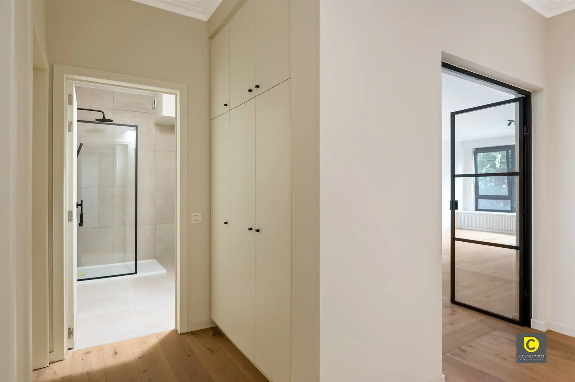 Hoogwaardig gerenoveerd 3 slpk app met P foto 7