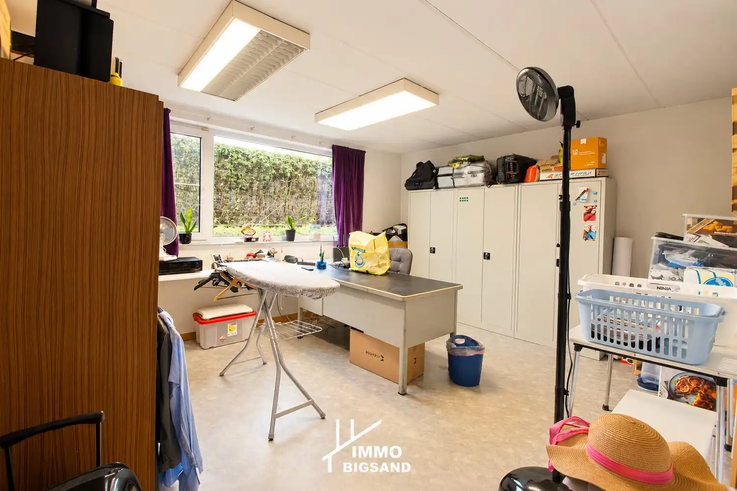 Handelspand met ruime woning, ondergronds magazijn/garage en veel parkeermogelijkheden langs de N32 foto 23