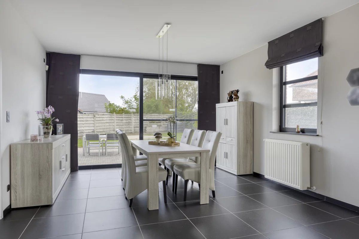 UNIEKE EN ZEER RUIME WONING VAN 311 M² MET 3 SLPK’S EN KANTOOR/KAPSALON IN HASSELT-KORTESSEM foto 9